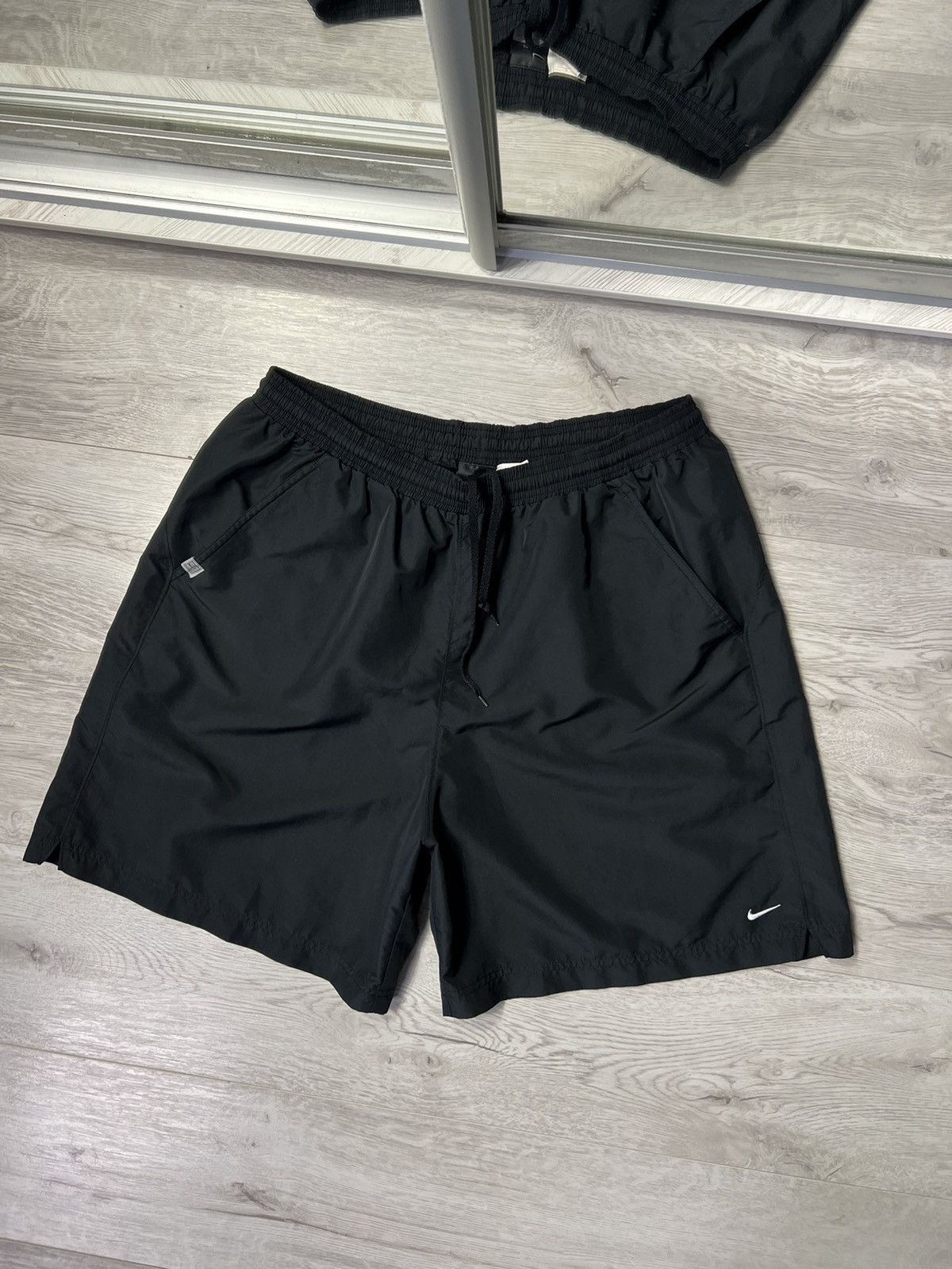 Nike × Vintage Vintage Nike Tennis Court Shorts Embroidered Swoosh Logo Size US 36 / EU 52 - 1 Thumbnail