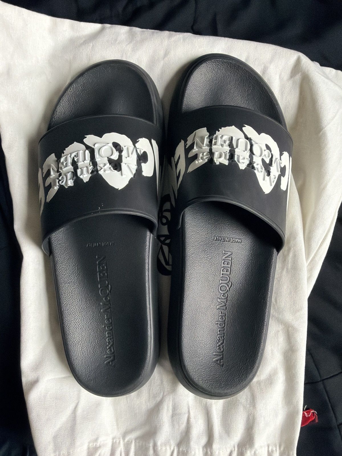 Alexander McQueen alexander mcqueen pool slides Size US 11 / EU 44 - 1 Thumbnail