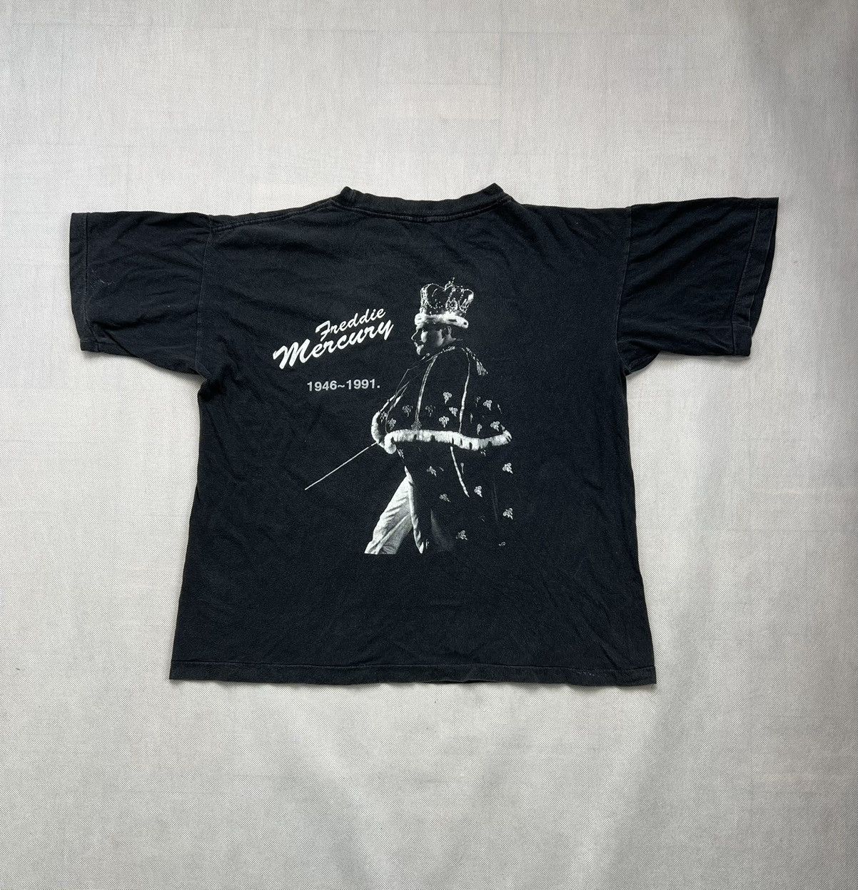 Band Tees Rare Tshirt Queen Freddie Mercury 1991 Official Print Size US M / EU 48-50 / 2 - 3 Thumbnail