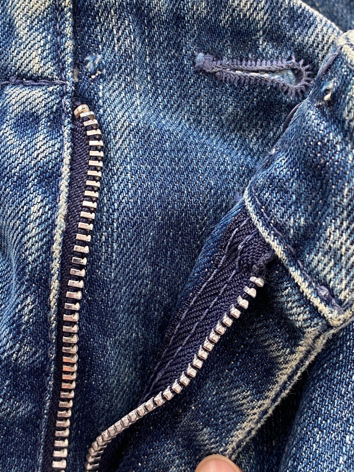United Arrows United Arrow Faded Blue Wash Straight Leg Style Jeans Size US 31 - 10 Thumbnail