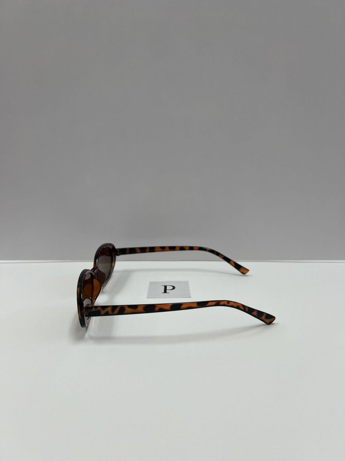 Other 90s style Oval Brown Leopard Sunglasses Size ONE SIZE - 3 Thumbnail