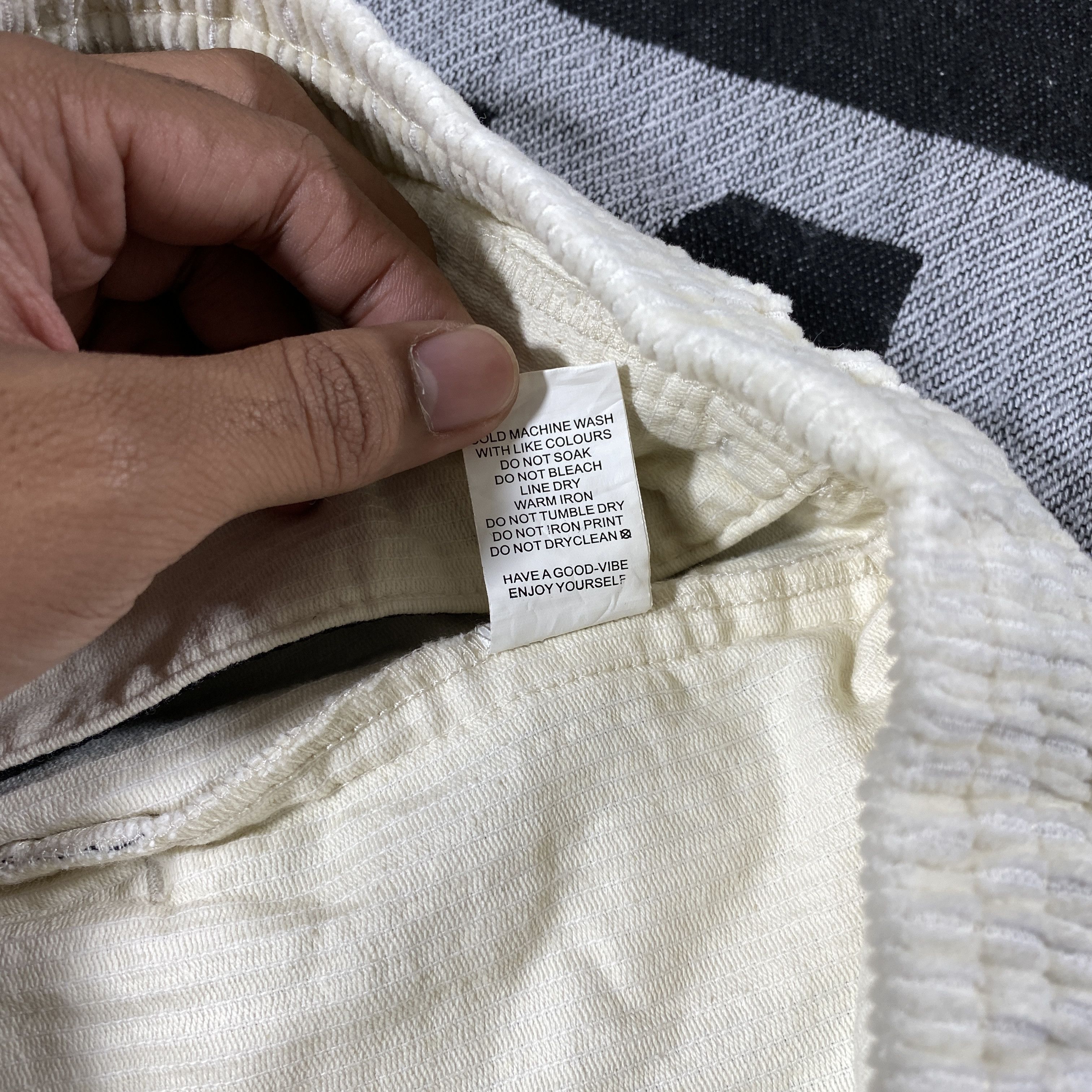Stussy stussy box logo corduroy shorts size 32 Size US 32 / EU 48 - 7 Thumbnail