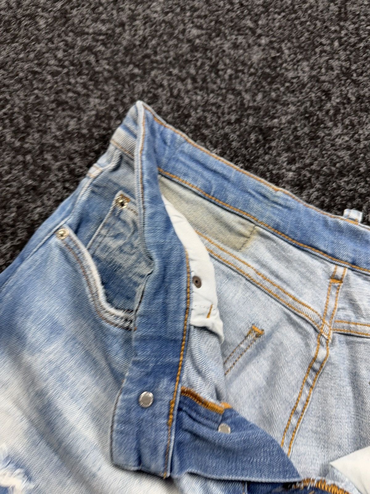 Dsquared2 Luxury 00s Dsquared2 Distressed Light Wash Straight Jeans Size US 32 / EU 48 - 10 Thumbnail