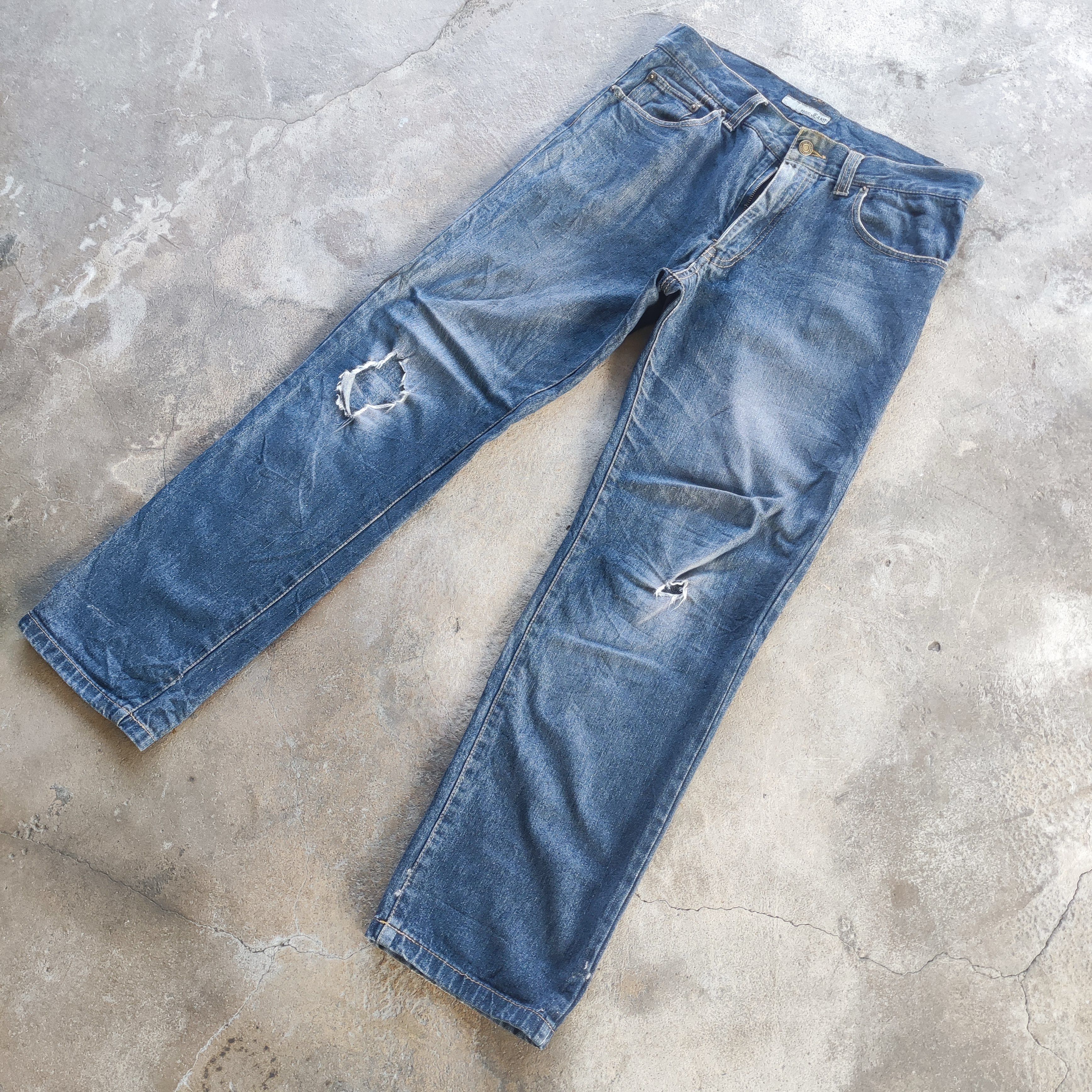 Japanese Brand Vintage Basic Jeans Brand Distressed Faded Pants Size US 33 - 4 Thumbnail