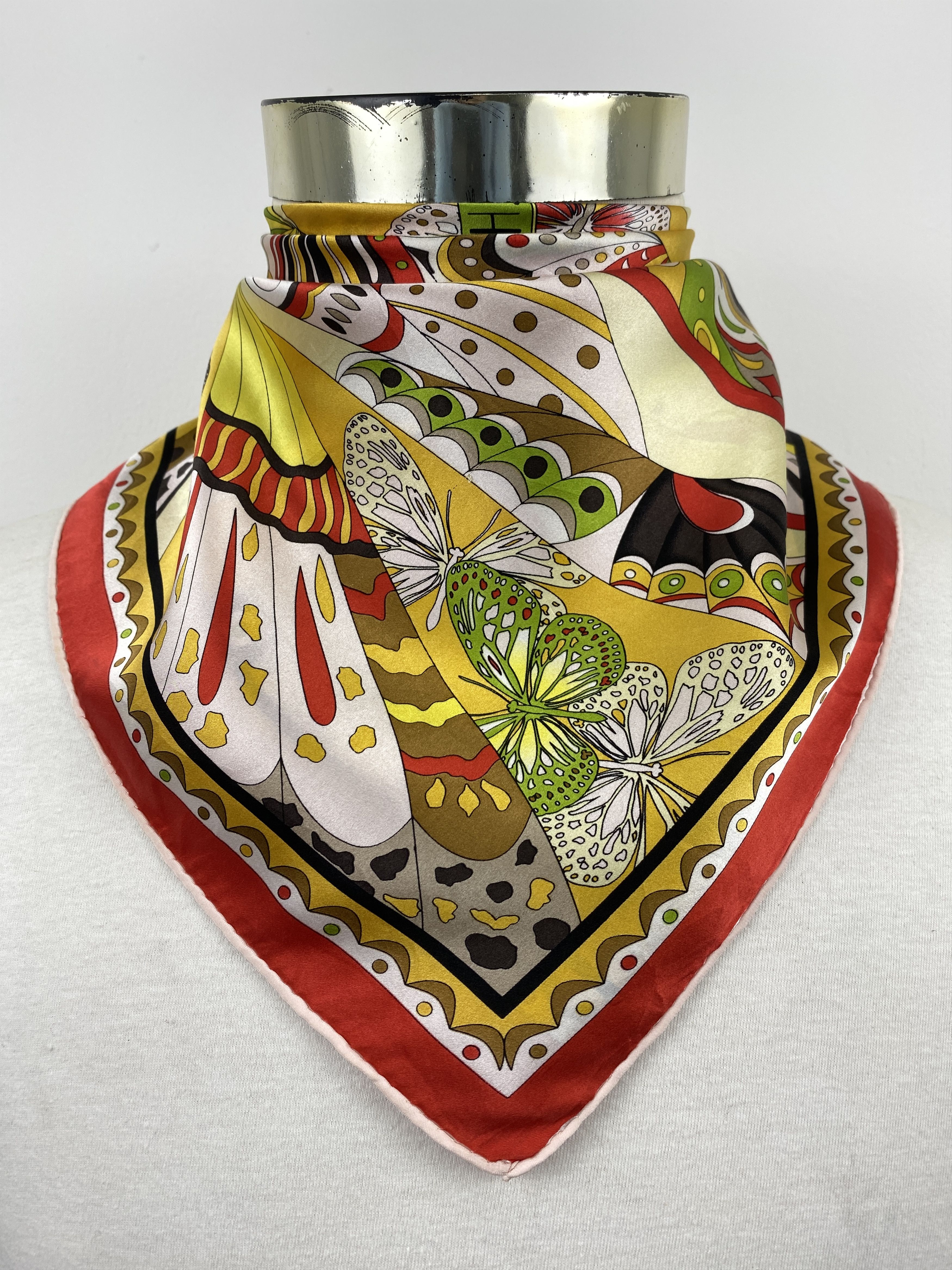 Japanese Brand 90s Cathaya Silk Handkerchief Bandana Neckerchief HKC0687 Size ONE SIZE - 1 Thumbnail