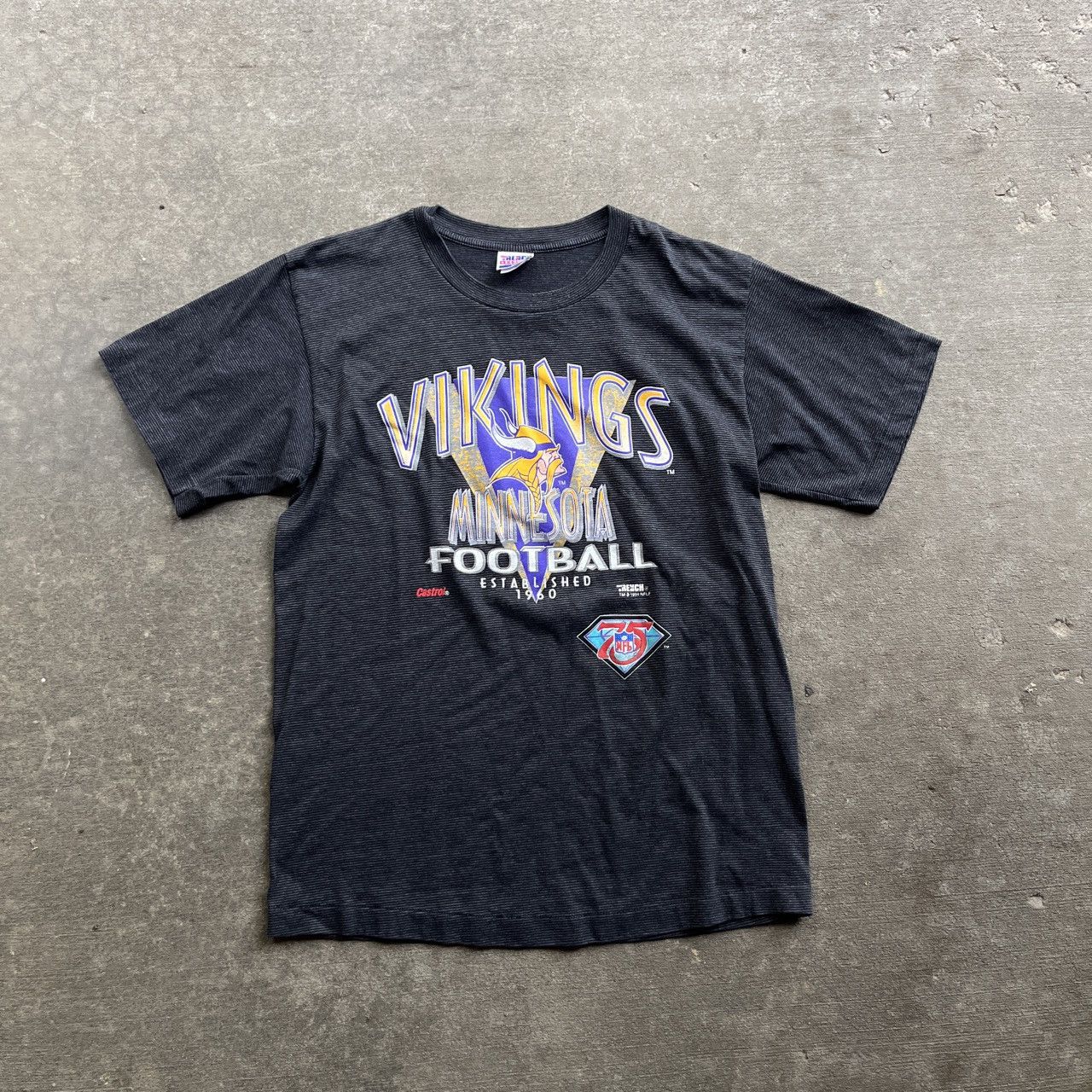 Trench USA 1994 Minnesota Vikings Football Graphic Shirt Size US XL / EU 56 / 4 - 1 Thumbnail