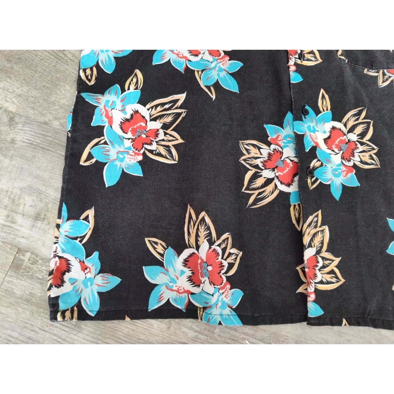 Vintage VINTAGE Islander Hawaiian Shirt Black Floral Rayon XL Button-Up Casual Mens Size US XL / EU 56 / 4 - 2 Thumbnail