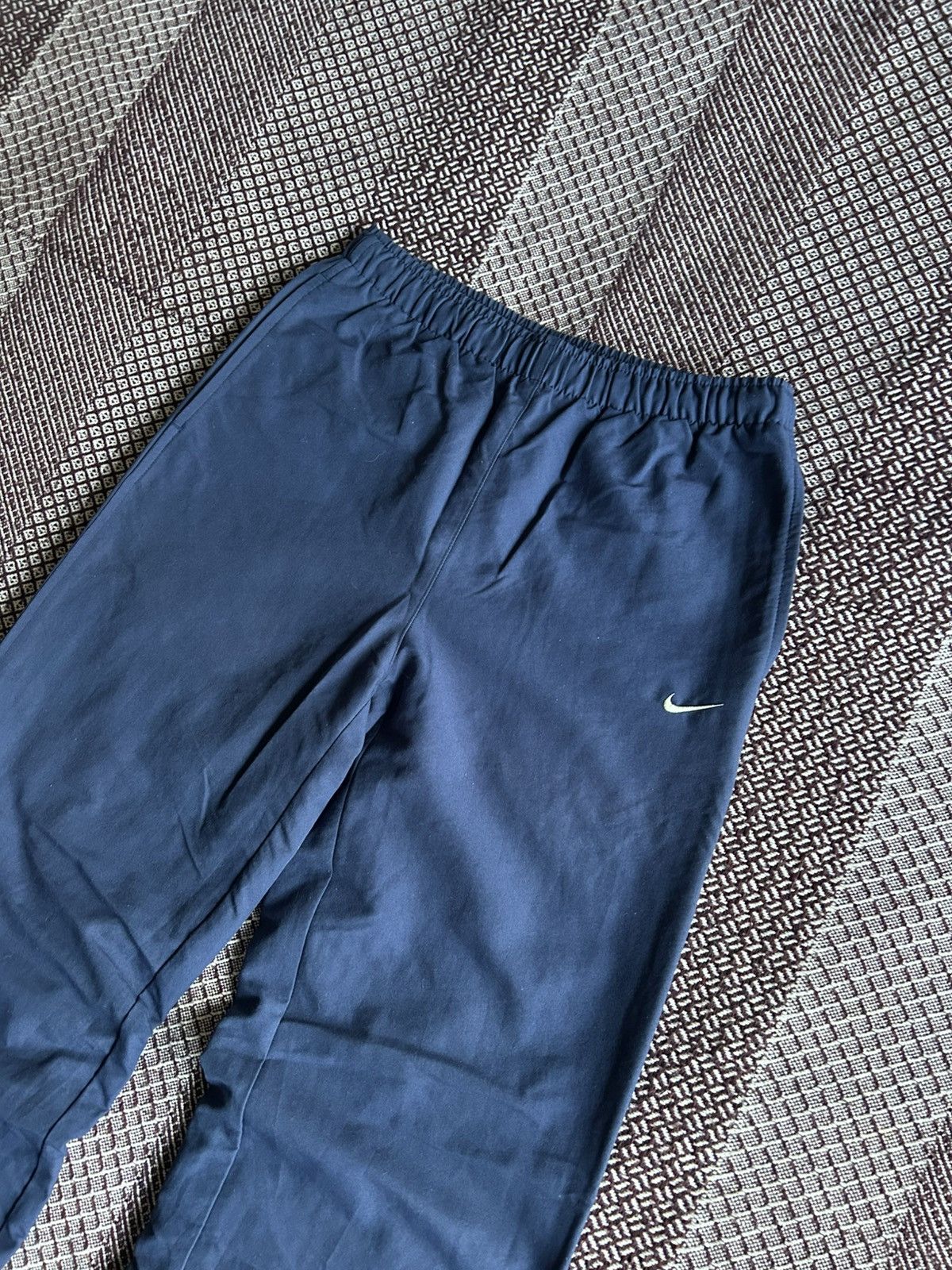 Nike × Vintage Vintage Nike Y2K Nylon Baggy Sportswear Track Pants Blue Size 25" / US 0 / IT 36 - 4 Thumbnail