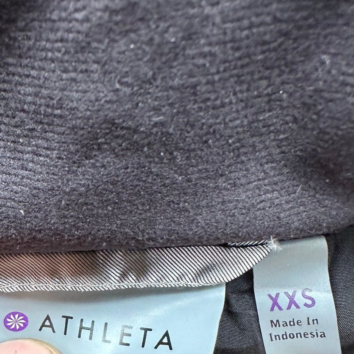 Athleta Athleta Vest Jacket Womens XXS Full Zip Pockets Twill Silver Goose Down Puffer Vest, 2XS, Petite, Polyester Shell, Used Condition, Stains Size XXS / US 00 / IT 34 - 2 Thumbnail