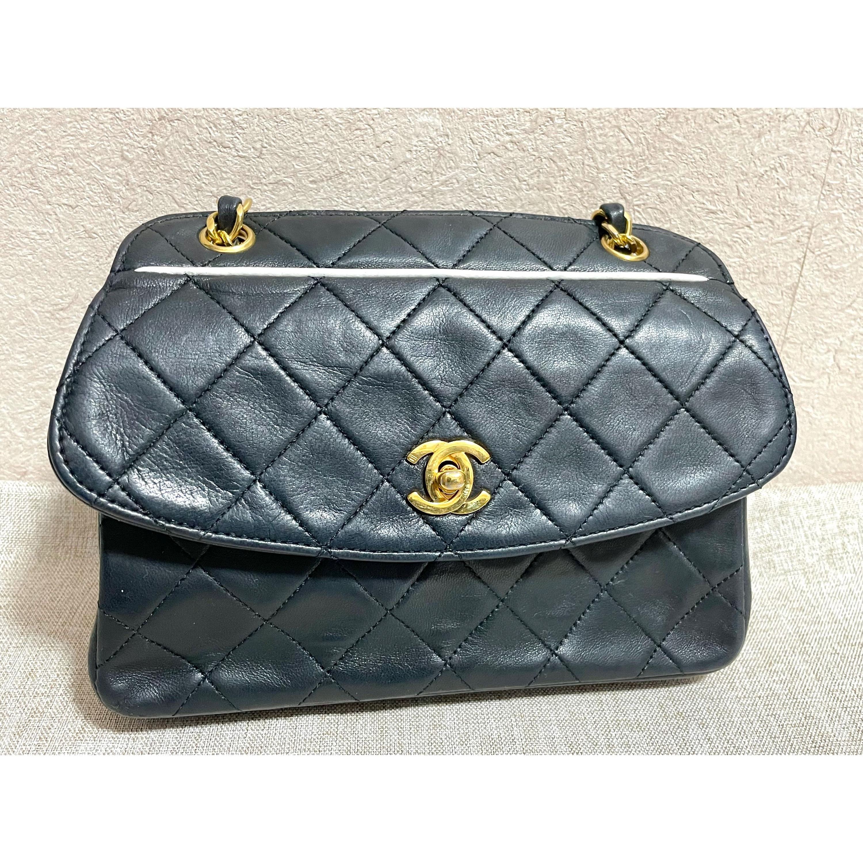 Chanel Vintage Chanel dark navy leather oval shape 2.55 bag Size ONE SIZE - 3 Thumbnail