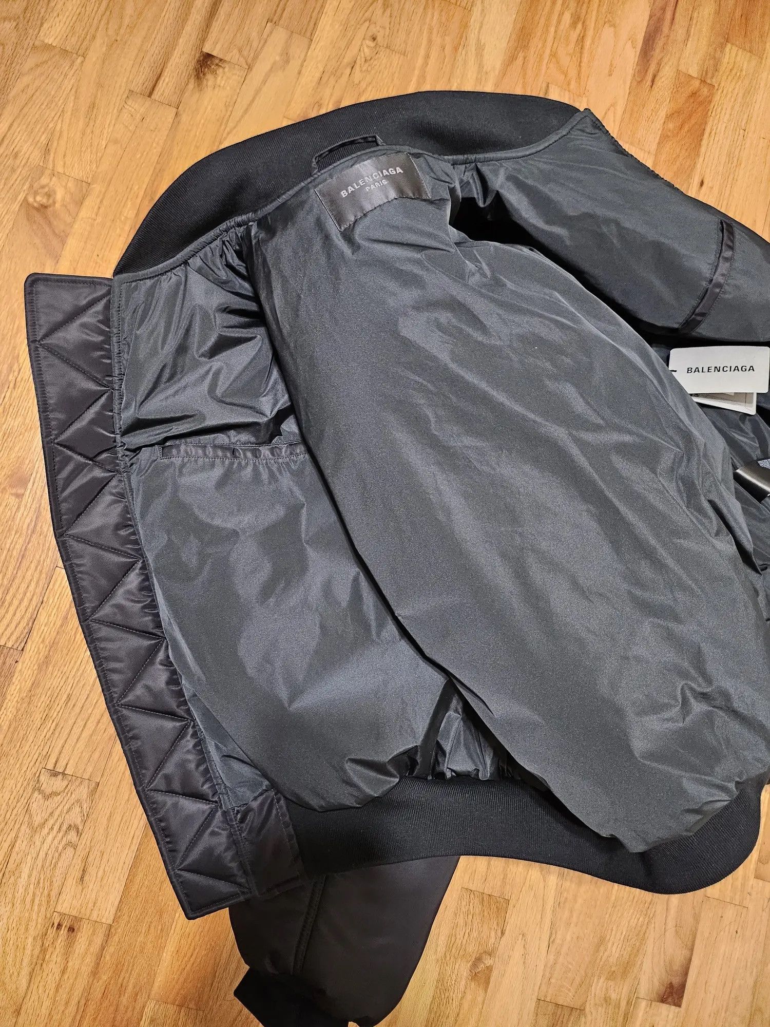 Balenciaga Balenciaga Bomber Jacket Size US S / EU 44-46 / 1 - 6 Thumbnail