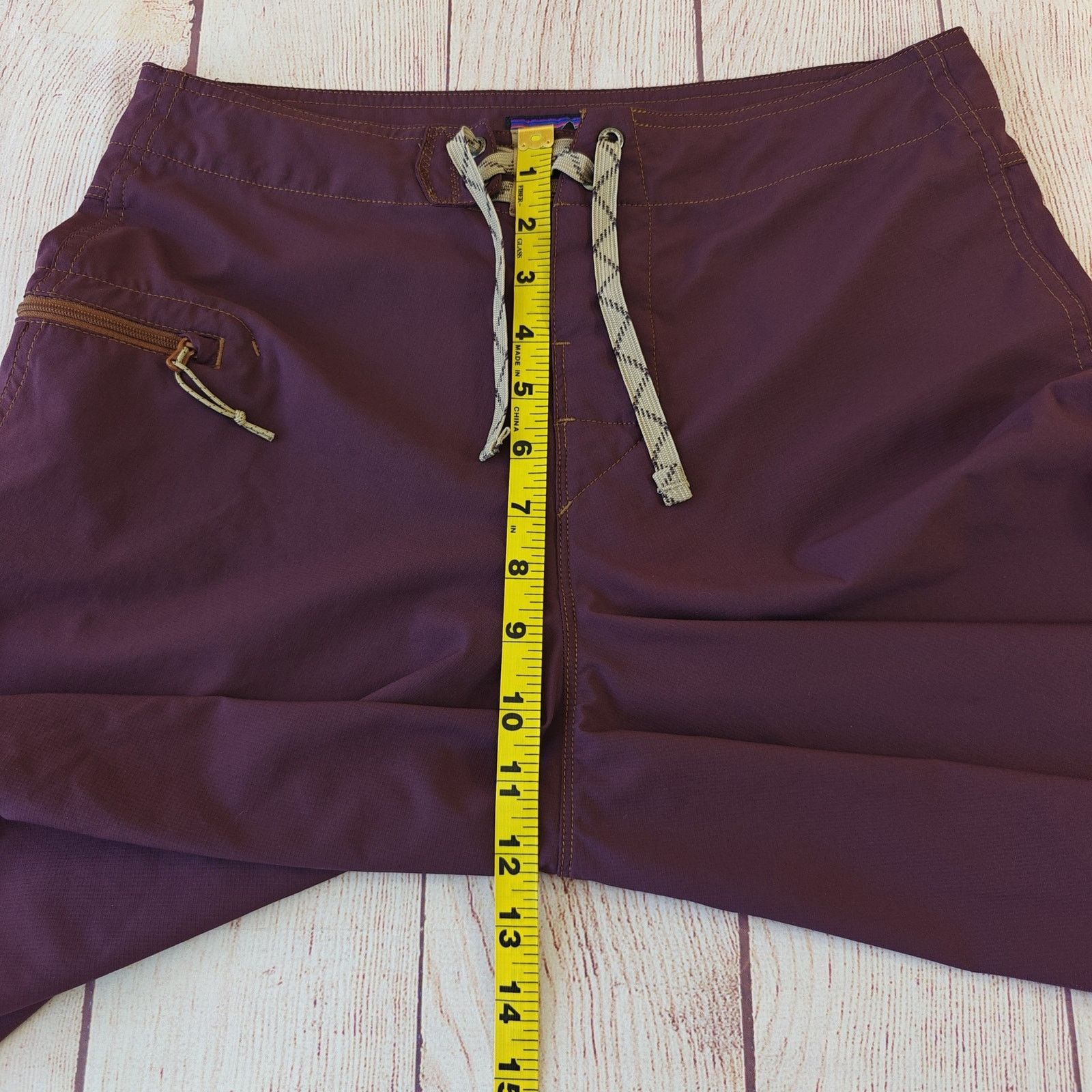 Patagonia M's Patagonia Stretch Wavefarer 9" Board Shorts sz 29 Size US 29 - 6 Thumbnail