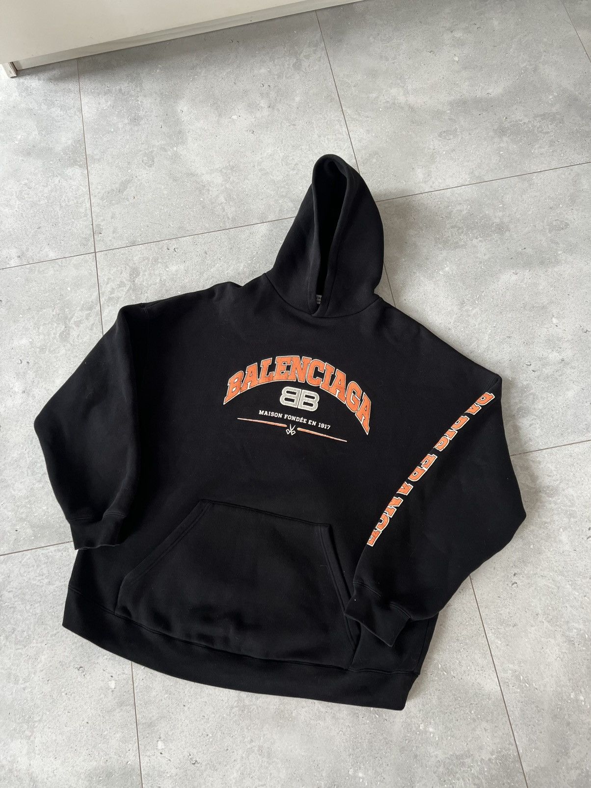 Balenciaga Balenciaga Maison Hoodie Size US L / EU 52-54 / 3 - 4 Thumbnail