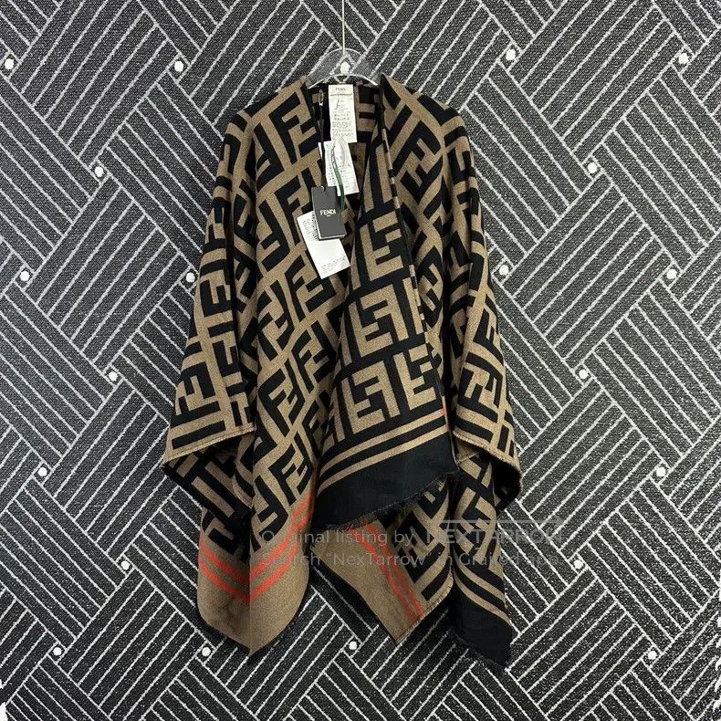 Fendi Fendi size 140*140cm Full print shawl Size ONE SIZE - 1 Thumbnail