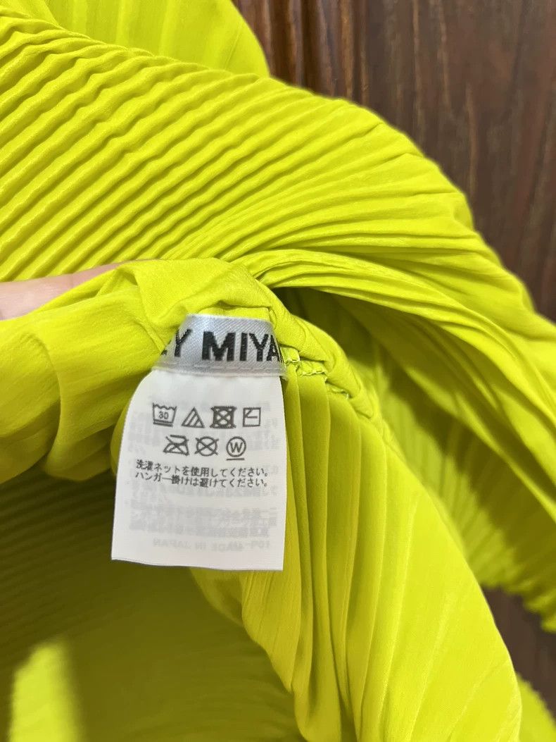 Issey Miyake Issey Miyake Green pleated vest Size M / US 6-8 / IT 42-44 - 2 Thumbnail