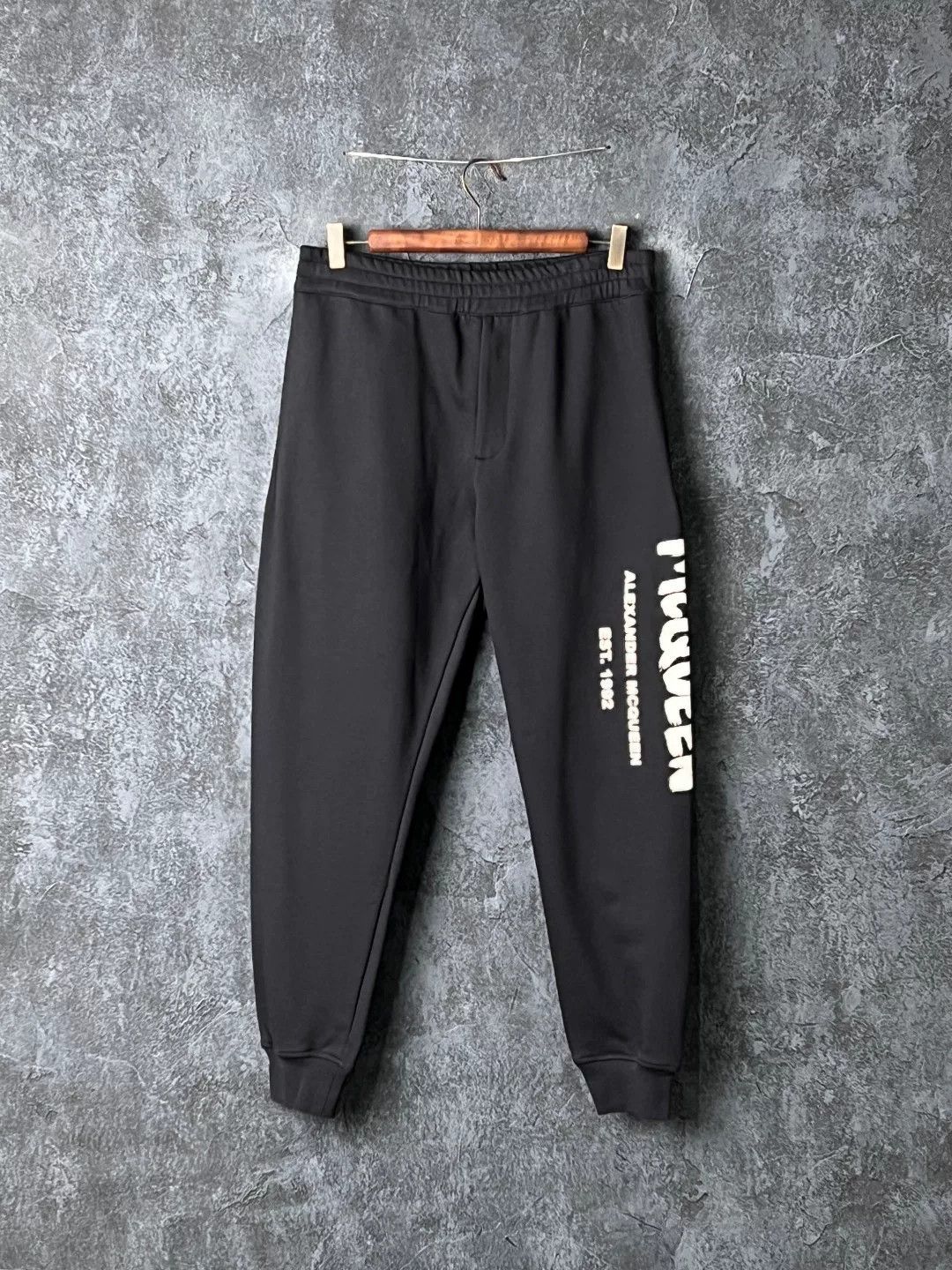 Alexander McQueen Alexander McQueen Cotton Black Casual Pants 36 Men Size US 36 / EU 52 - 1 Thumbnail