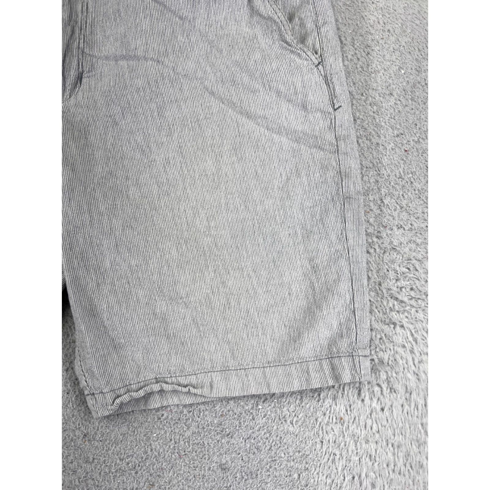 Tommy Bahama Tommy Bahama Shorts Men 40 White Gray Stripe Cotton Linen Blend Beach 40x10 Size US 40 / EU 56 - 2 Thumbnail