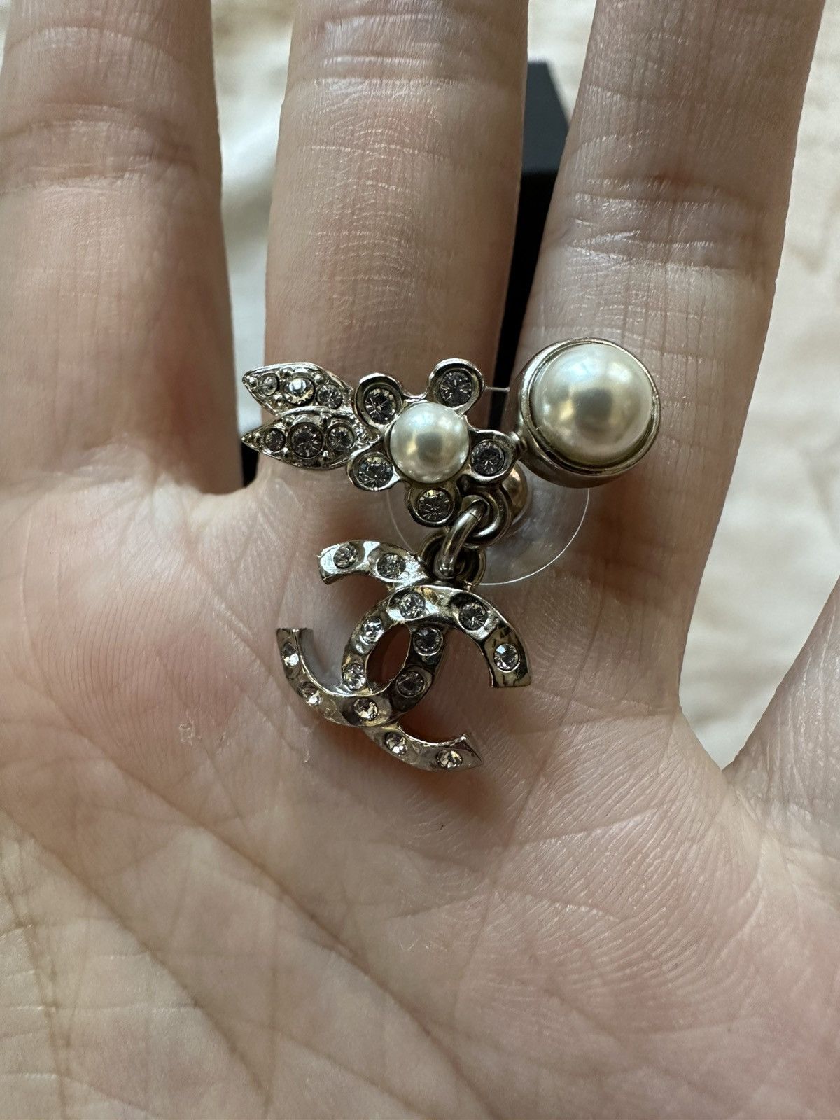 Chanel Chanel 21B pearl flower CC earring Size ONE SIZE - 5 Thumbnail