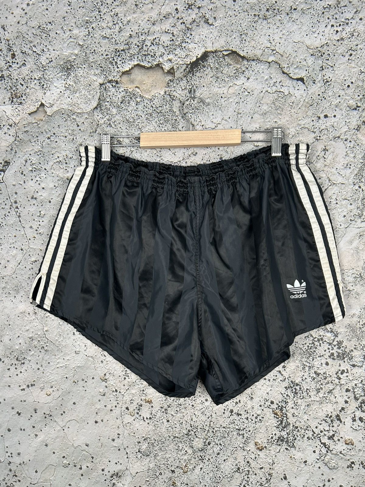 Adidas Vintage Adidas Archive Shorts Streetwear 90s Sport Football Size US 36 / EU 52 - 1 Thumbnail