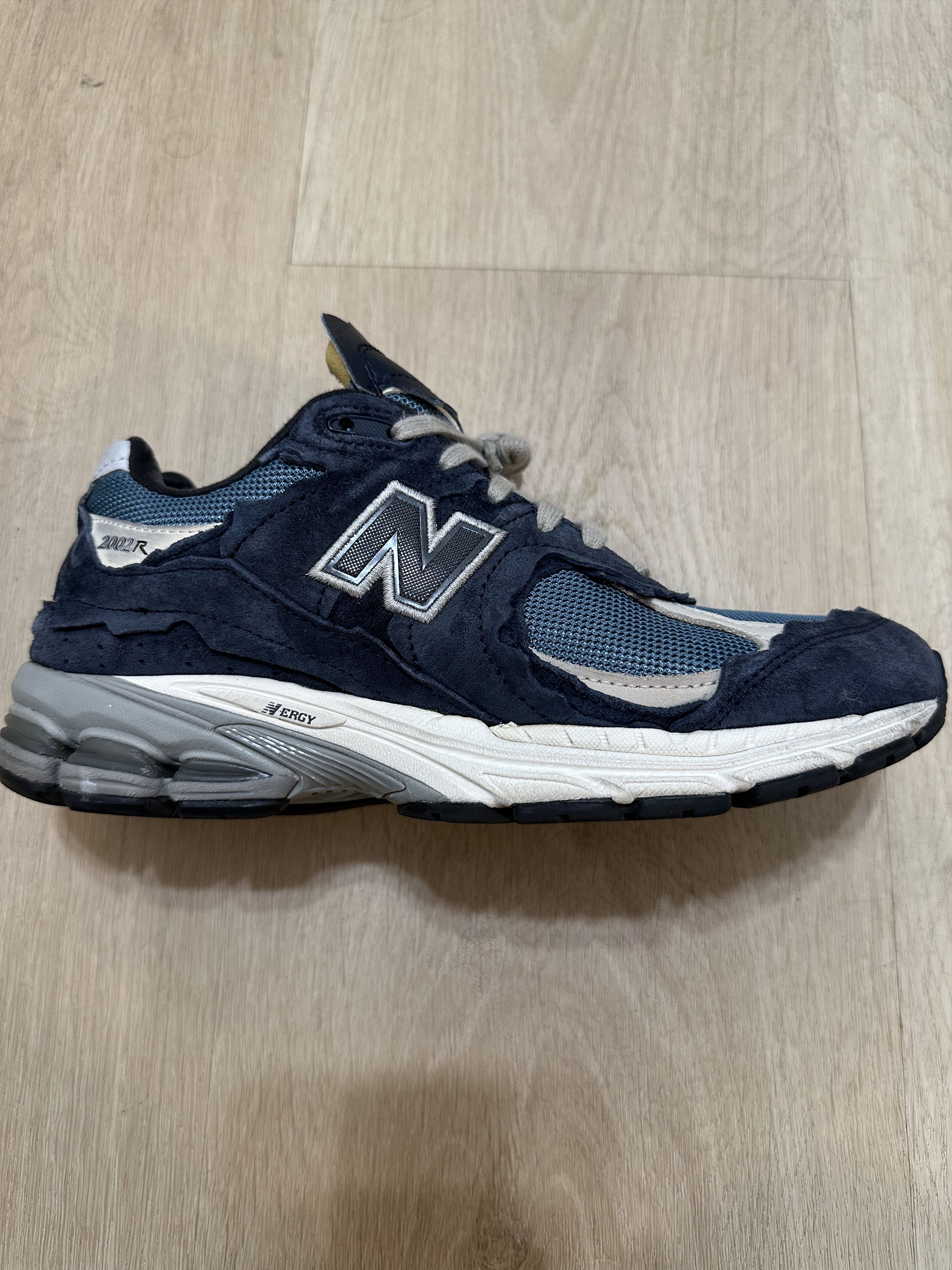 New Balance 2002R Protection Pack Navy Size US 8 / EU 41 - 1 Thumbnail