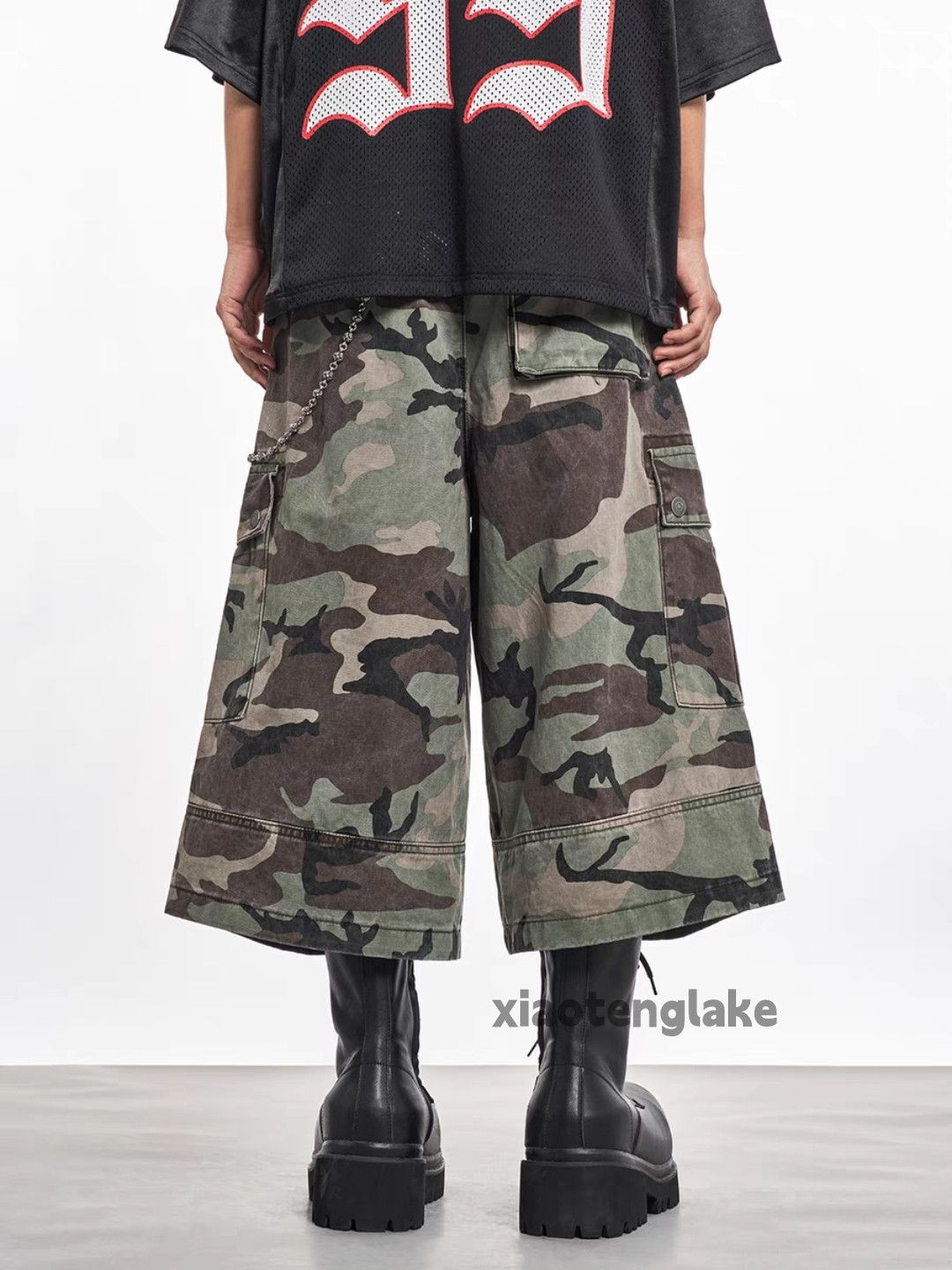 Designer Unisex military outdoor tactical cargo baggy camo shorts Size US 33 - 3 Thumbnail