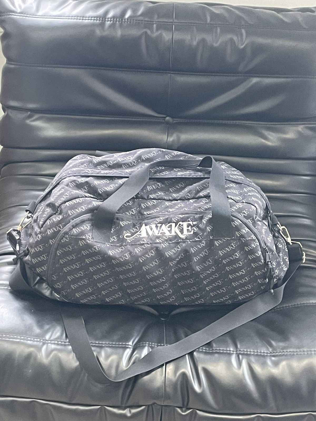 Awake NY Awake NY 3m Reflective Logo Duffle Bag Black Size ONE SIZE - 3 Thumbnail