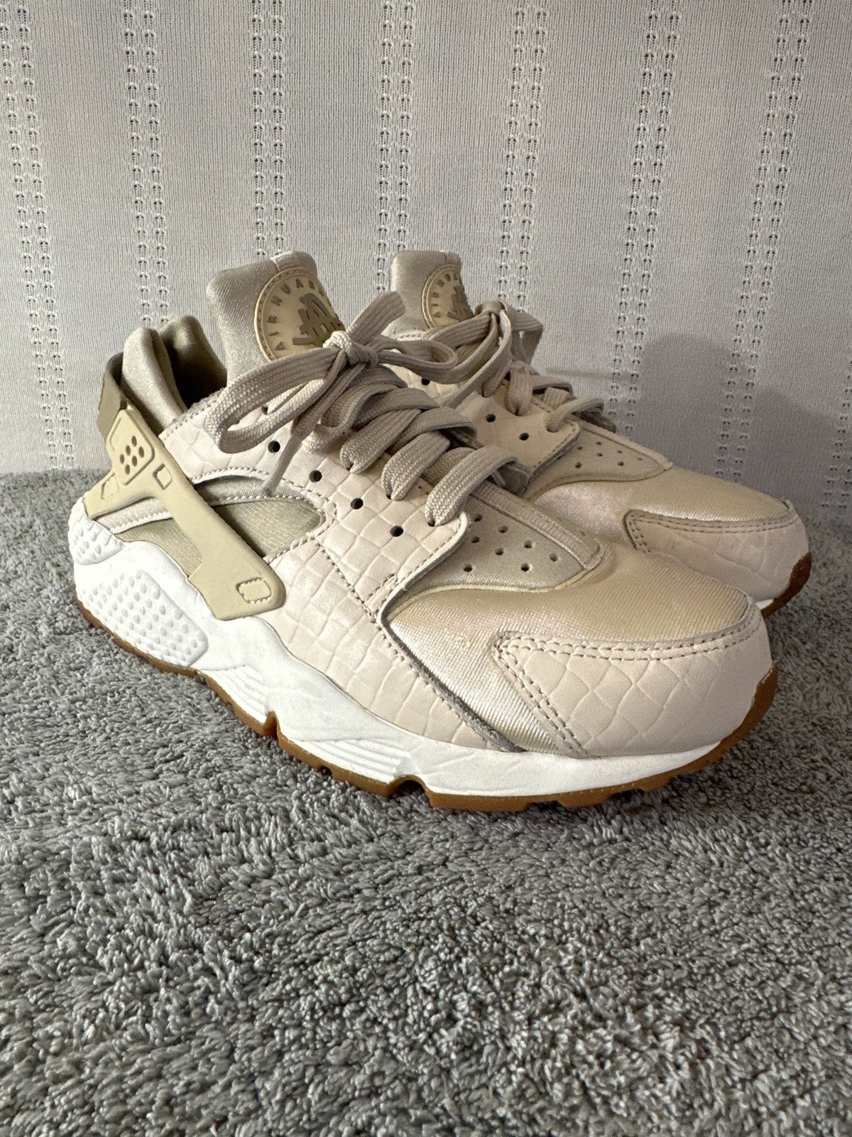 Nike AIR HUARACHE RUN PREMIUM 'OATMEAL' Size US 8 / IT 38 - 2 Thumbnail