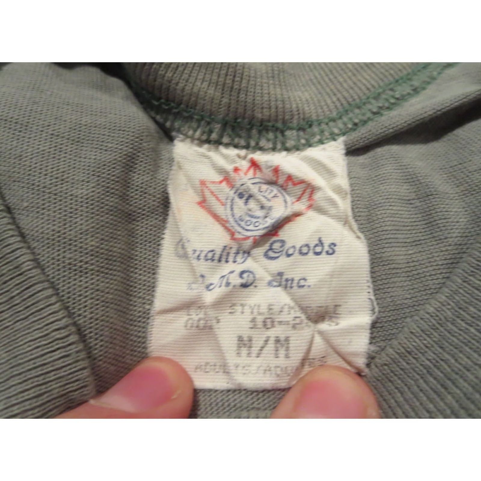 Vintage VTG 80s CANADA TRADING CO. NIAGARA FALLS T-SHIRT SMALL buttery soft Size US S / EU 44-46 / 1 - 6 Thumbnail