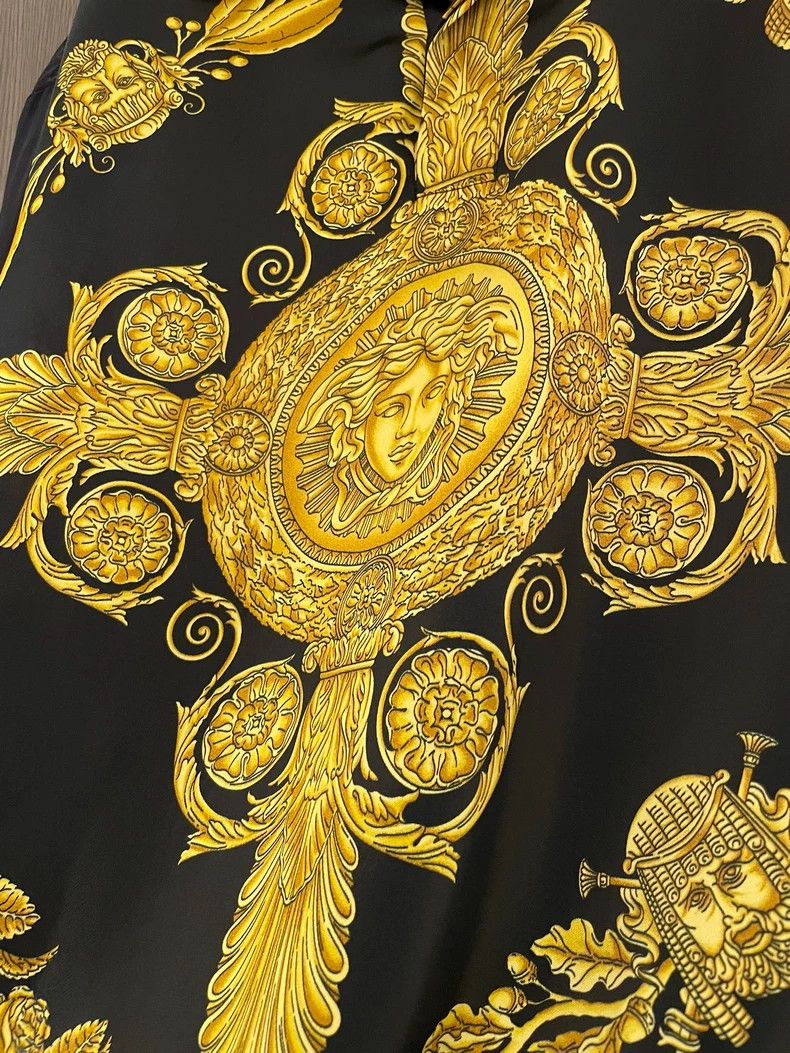 Versace Versace Baroque black and gold pullover shirt Size US M / EU 48-50 / 2 - 7 Thumbnail