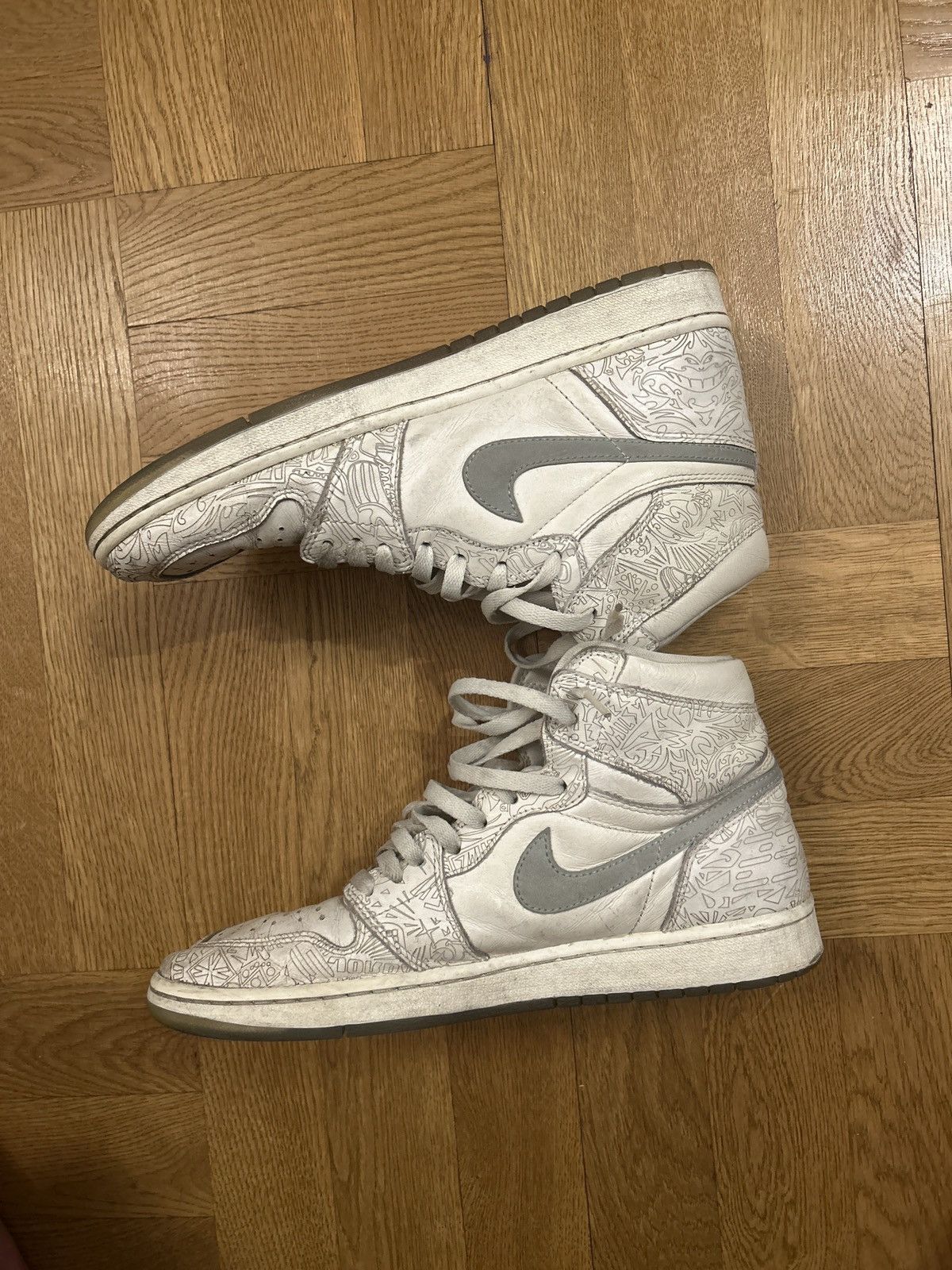 Jordan Brand × Nike STEAL ✅ Air Jordan 1 High White/Grey Size US 10.5 / EU 43-44 - 2 Thumbnail