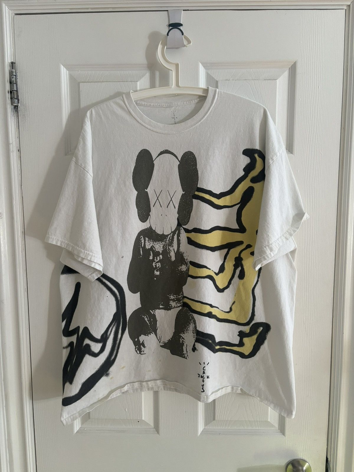 Fragment Design × Kaws × Travis Scott Kaws travis scott fragment collab tshjrt Size US XL / EU 56 / 4 - 1 Thumbnail