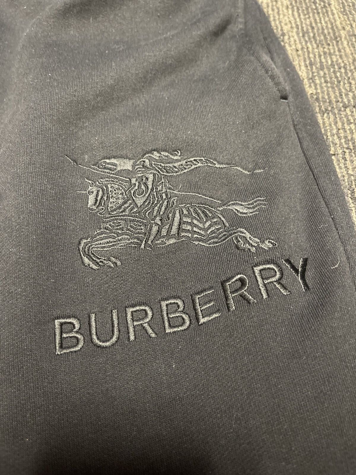 Burberry Black Burberry Emblem Sweatpants Size US 30 / EU 46 - 2 Thumbnail