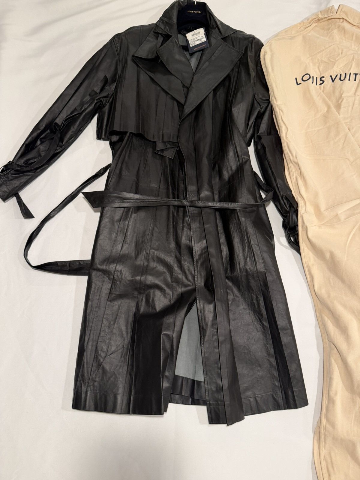Louis Vuitton Louis vuitton mens oversized leather coat. 48/M-XL. $14000 Size US M / EU 48-50 / 2 - 10 Thumbnail