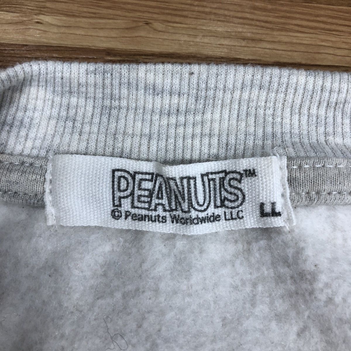 Peanuts PEANUTS Snoopy Sweatshirt Pocket Crewneck Size L Size US L / EU 52-54 / 3 - 5 Thumbnail
