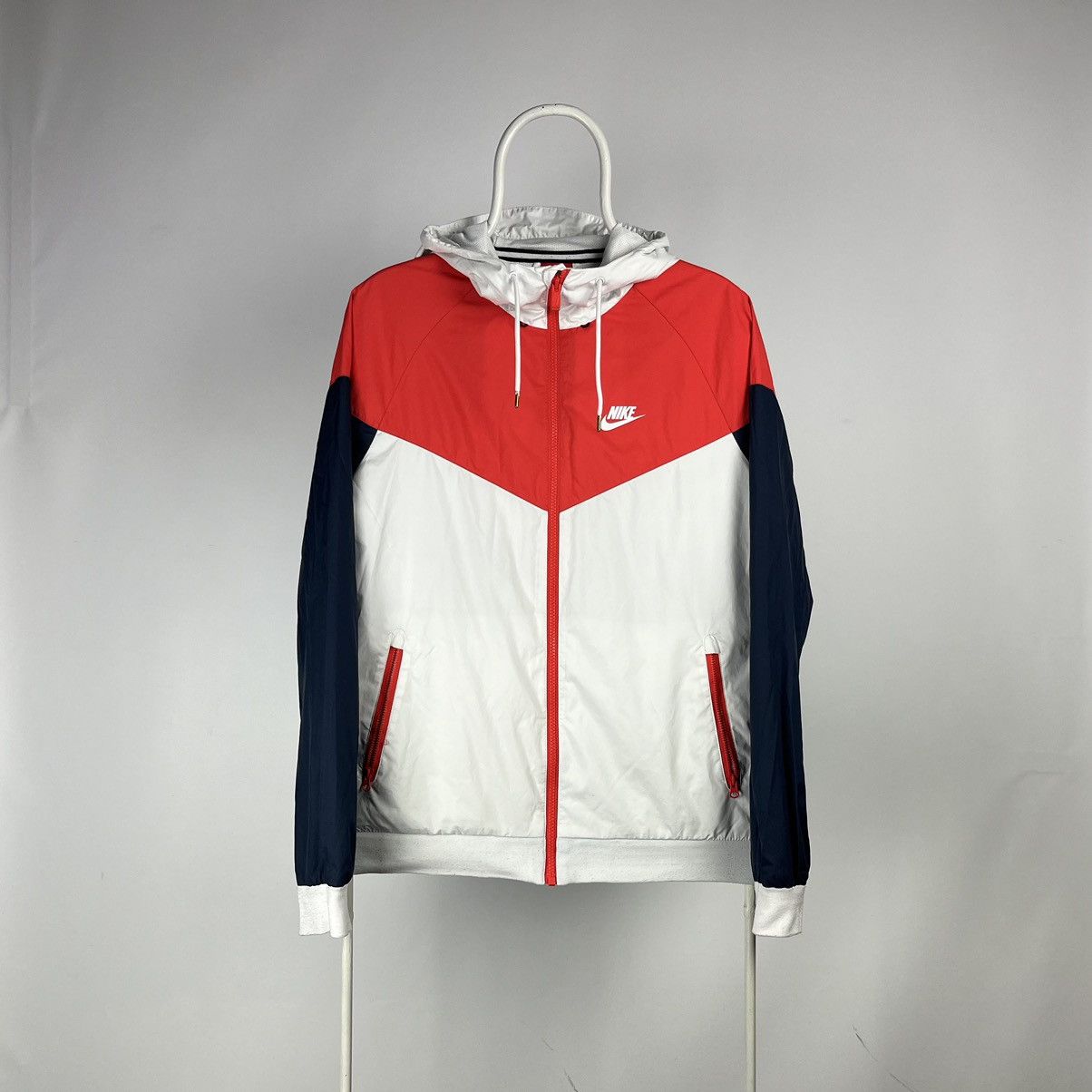 Nike Nike windbreaker light jacket size Medium Size US M / EU 48-50 / 2 - 1 Thumbnail