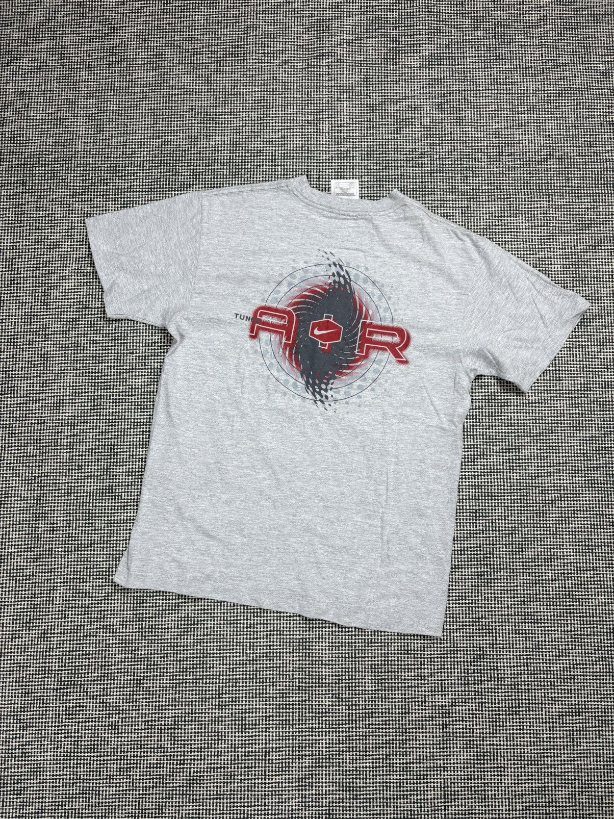 Nike Vintage 90s Nike tuned air tn center swoosh rare tee t-shirt Size US S / EU 44-46 / 1 - 1 Thumbnail
