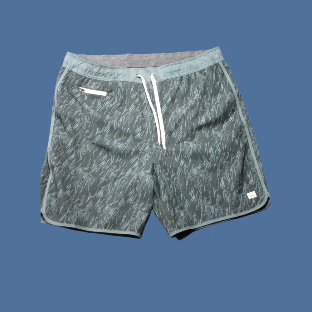 Vuori Vuori Mens 2XL Gray Athletic Shorts Drawstring Zip Pocket Camo Stretch Size US 39 - 1 Thumbnail