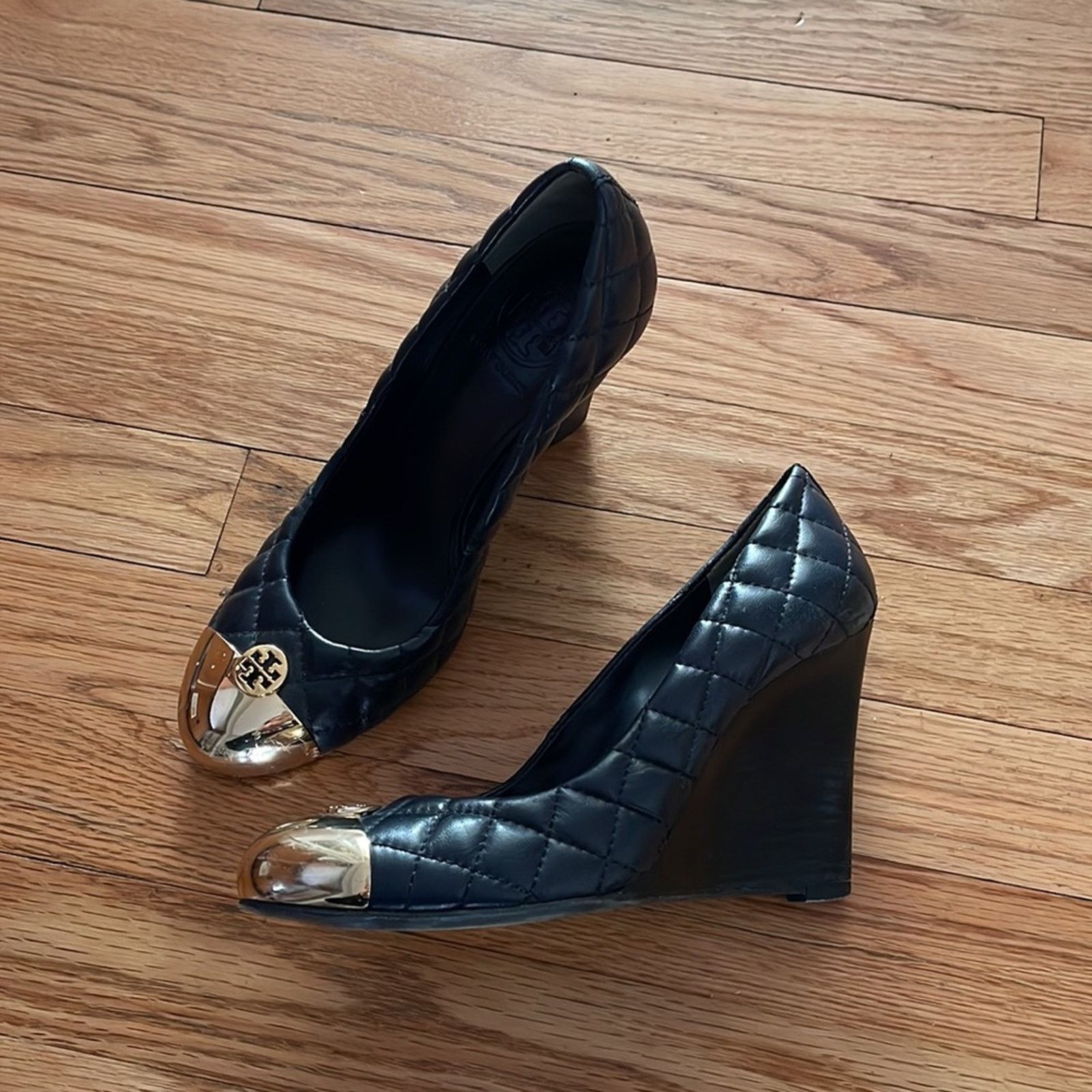 Tory Burch Tory Burch Kaitlin black quilted gold leather wedge 7 Size US 7 / IT 37 - 2 Thumbnail