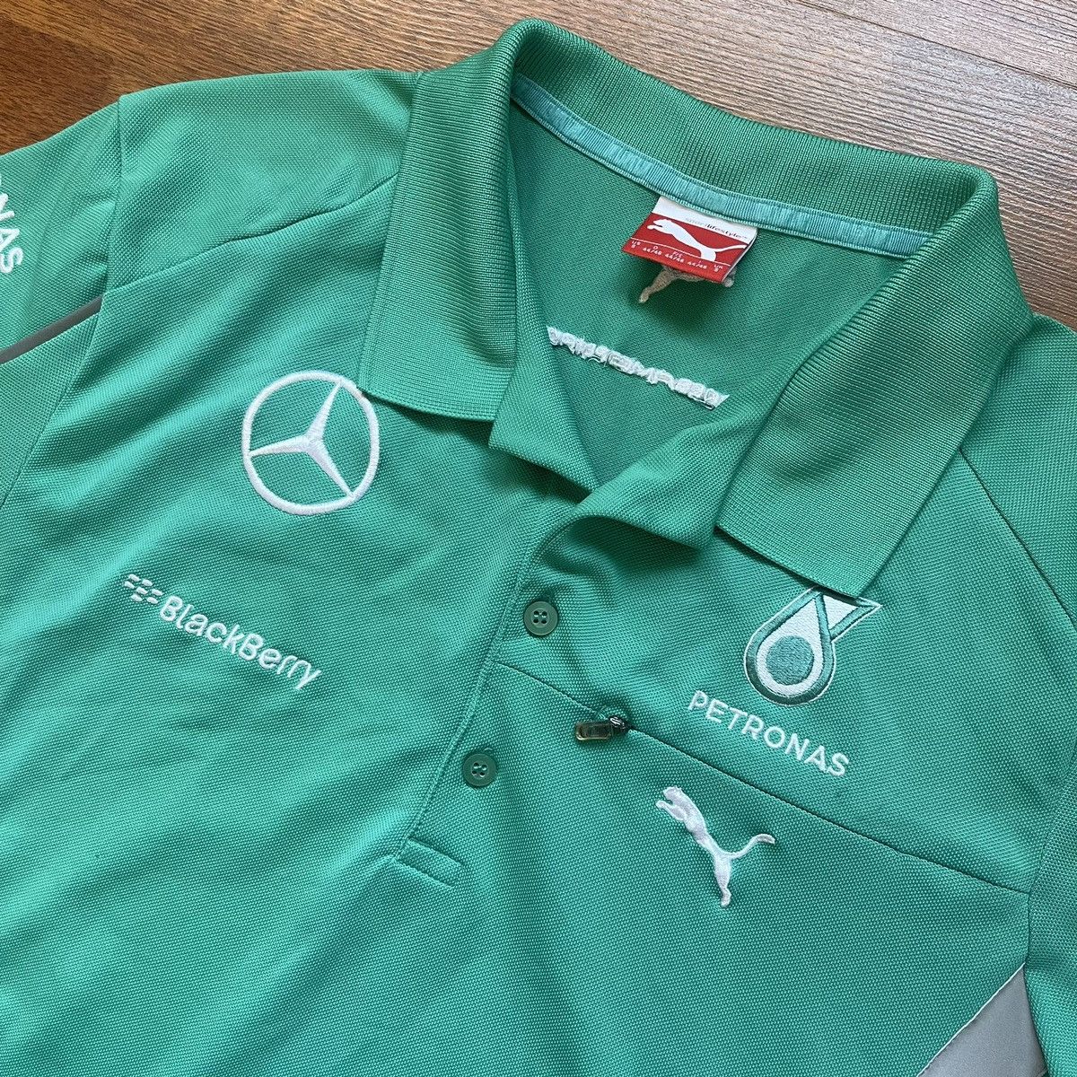 Mercedes-Benz × Puma × Vintage 2014 MERCEDES AMG PETRONAS F1 REFLECTIVE SET-UP POLO SHIRT Size US S / EU 44-46 / 1 - 3 Thumbnail