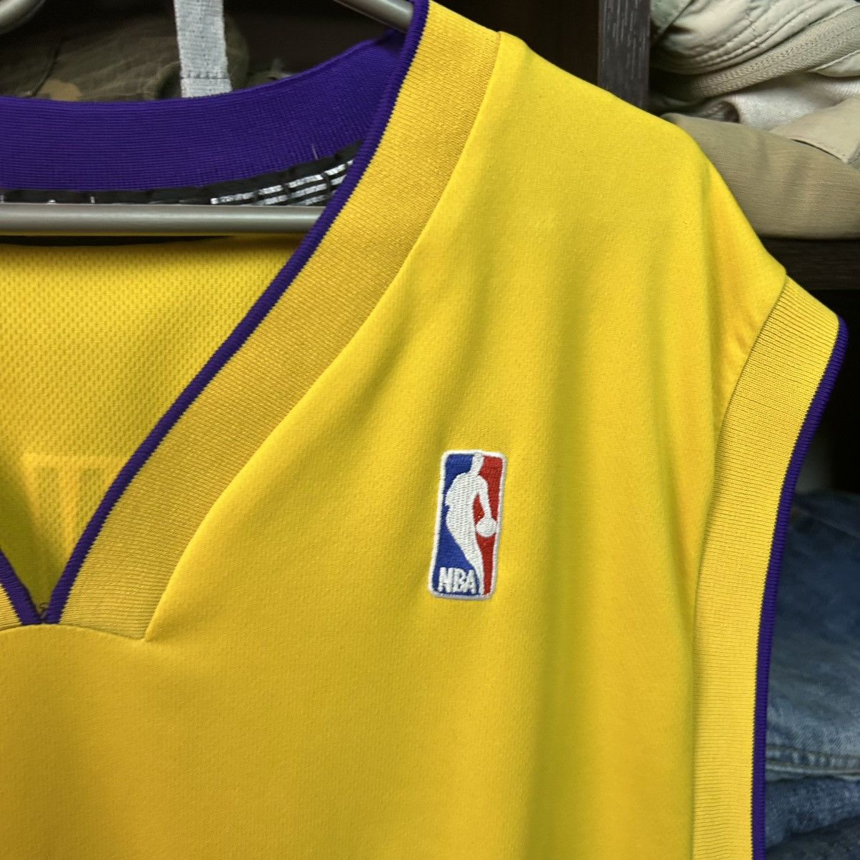 Adidas Vintage NBA Adidas Lakers 12 Howard Basketball Jersey size L Size US L / EU 52-54 / 3 - 4 Thumbnail