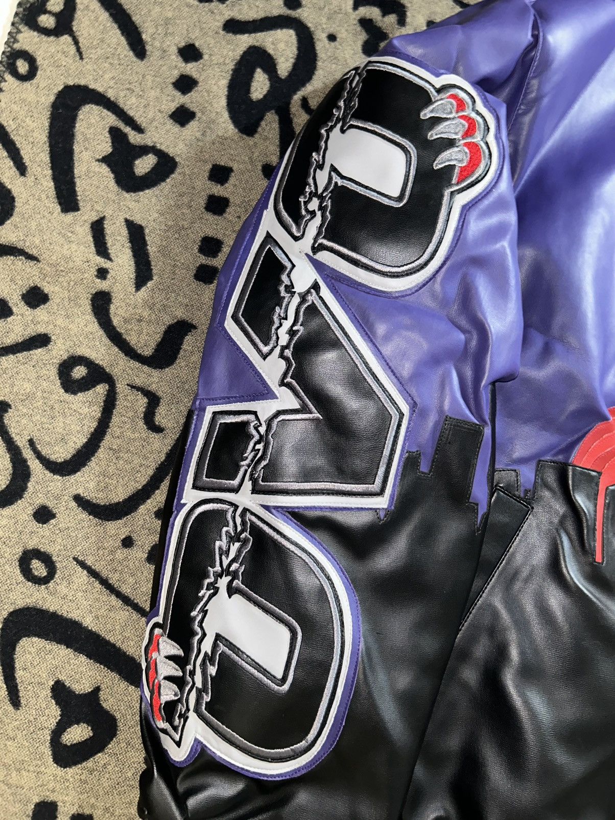 Jeff Hamilton Jurassic Park x Jeff Hamilton x OVO Varsity Jacket Size US L / EU 52-54 / 3 - 3 Thumbnail