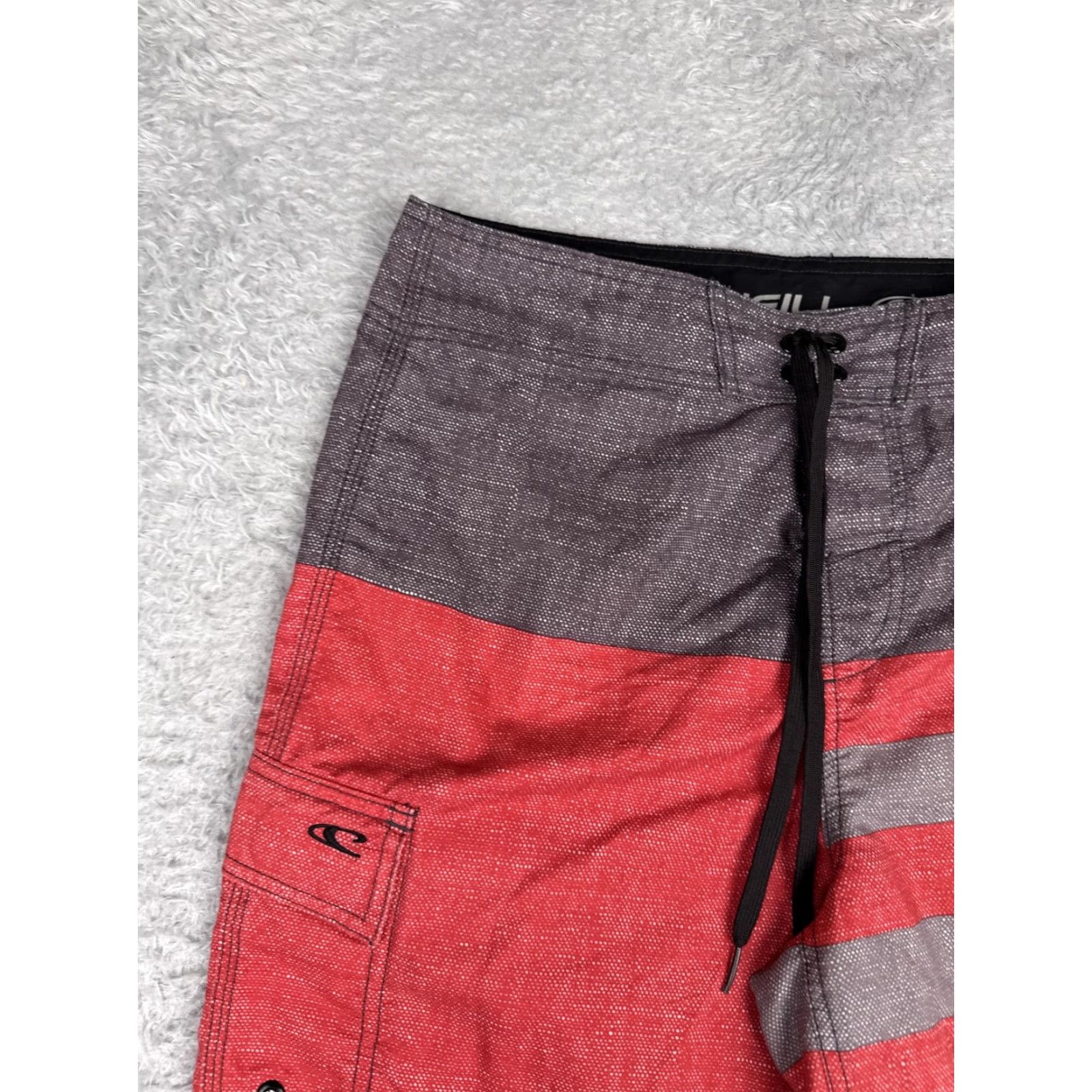 O'Neill O'Neill Board Shorts Mens 30 Red Gray Stripe Surf Beach Drawstring Pockets Trunks Size US 30 / EU 46 - 4 Thumbnail