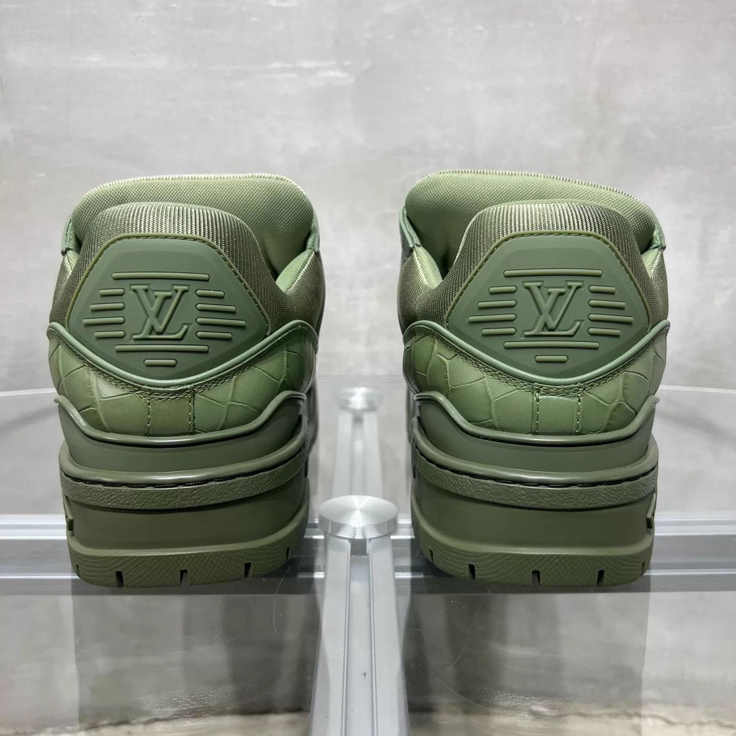 Louis Vuitton LV Trainer Maxi Green Croc Embossed UK8/42 New Size US 9 / EU 42 - 6 Thumbnail