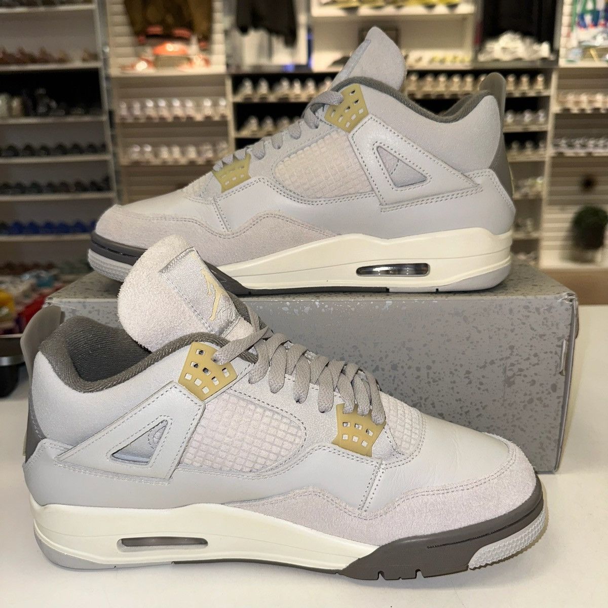 Jordan Brand Size 10.5 - Nike Air Jordan 4 Retro Craft Photon Dust Size US 10.5 / EU 43-44 - 2 Thumbnail