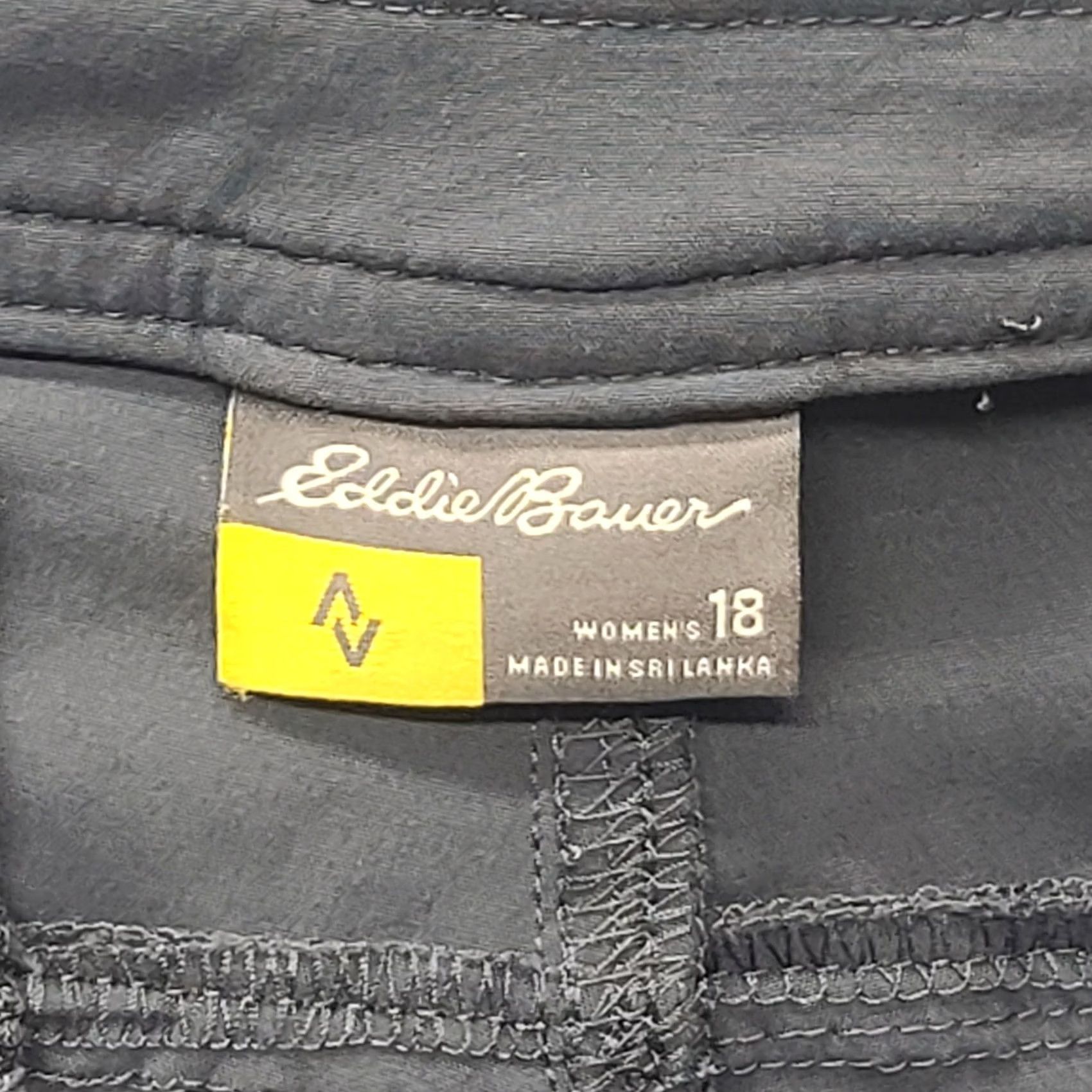 Eddie Bauer Eddie Bauer Travex Shorts Womens 18 Regular Fit Mid Rise Hiking Outdoors Size 34" / US 12 / IT 48 - 2 Thumbnail