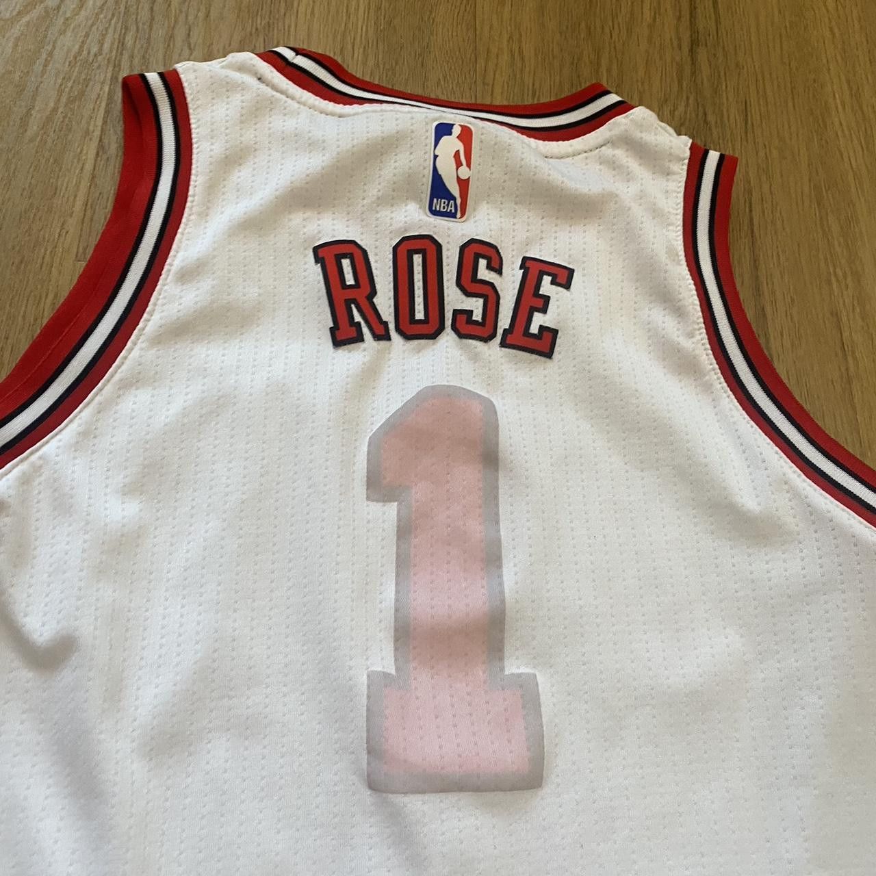 Adidas Chicago Bulls Derrick Rose Basketball NBA jersey Size US M / EU 48-50 / 2 - 4 Thumbnail