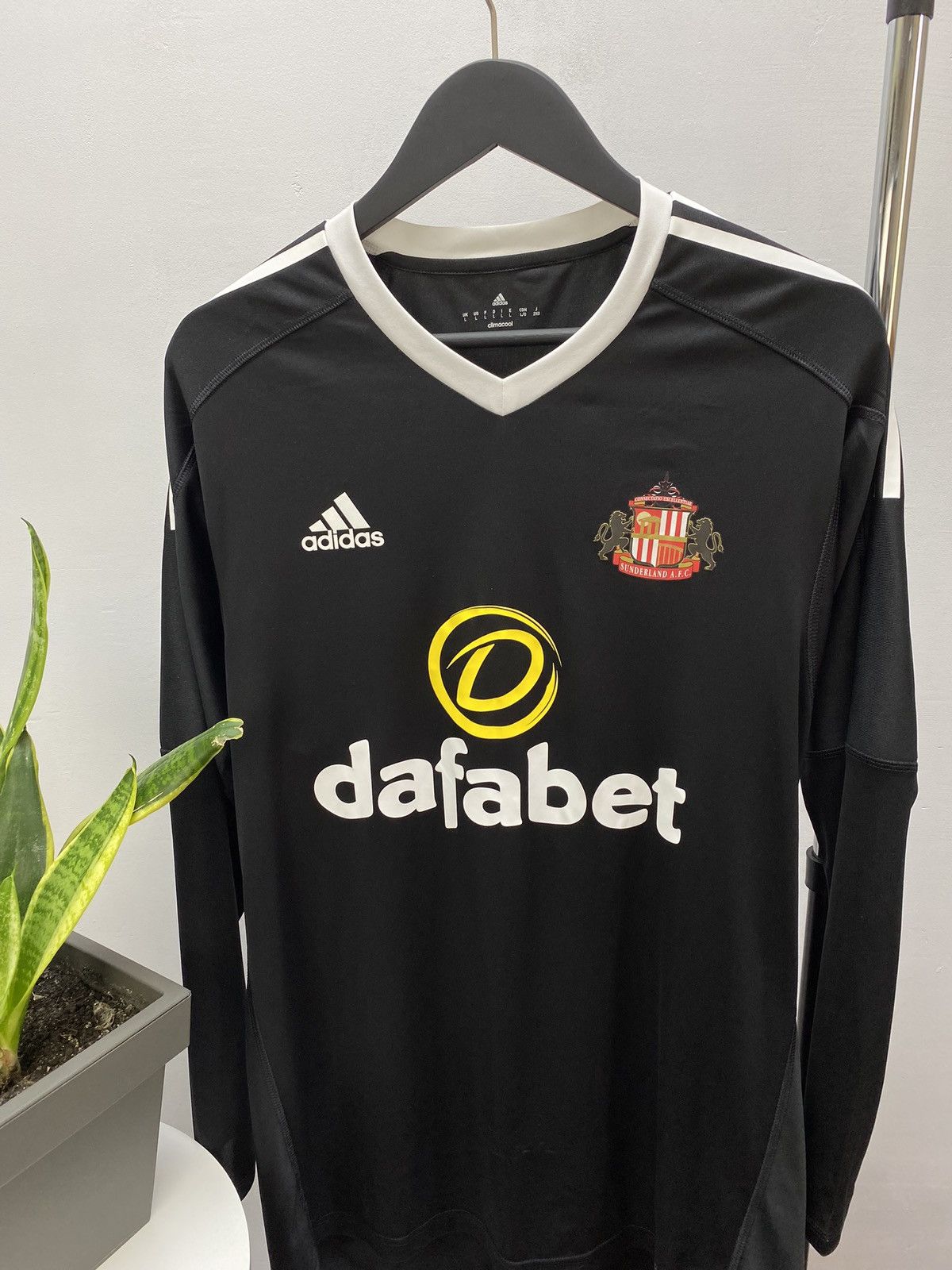 Adidas Sunderland Adidas 2016 2017 Goalkeeper Soccer Jersey Size US L / EU 52-54 / 3 - 9 Thumbnail