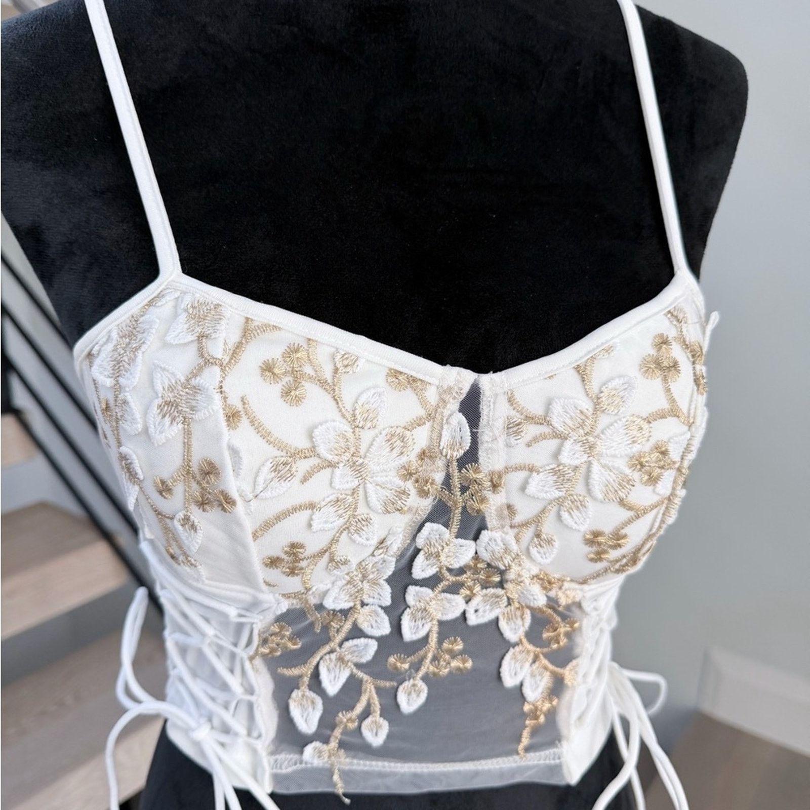 Other New Y2K Chic White Floral Lace-Up Crop Top size S Size S / US 4 / IT 40 - 10 Thumbnail