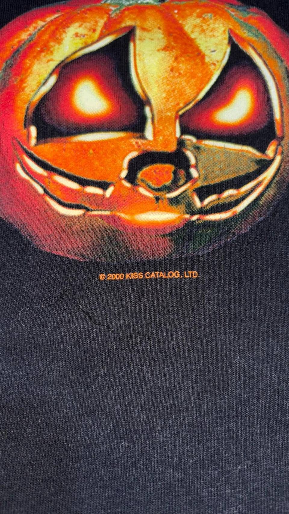 Band Tees Vintage Kiss Halloween Pumpkins ©2000 T-shirt Size US XL / EU 56 / 4 - 4 Thumbnail