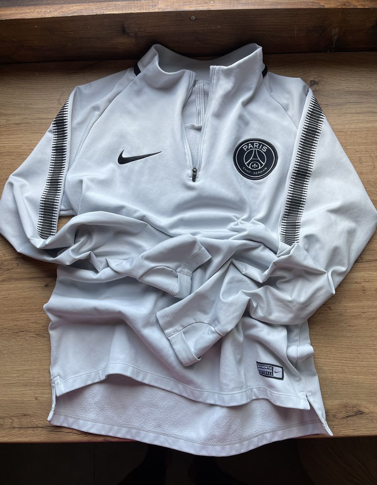 Nike 2017 Nike PSG soccer jersey Size US M / EU 48-50 / 2 - 1 Thumbnail